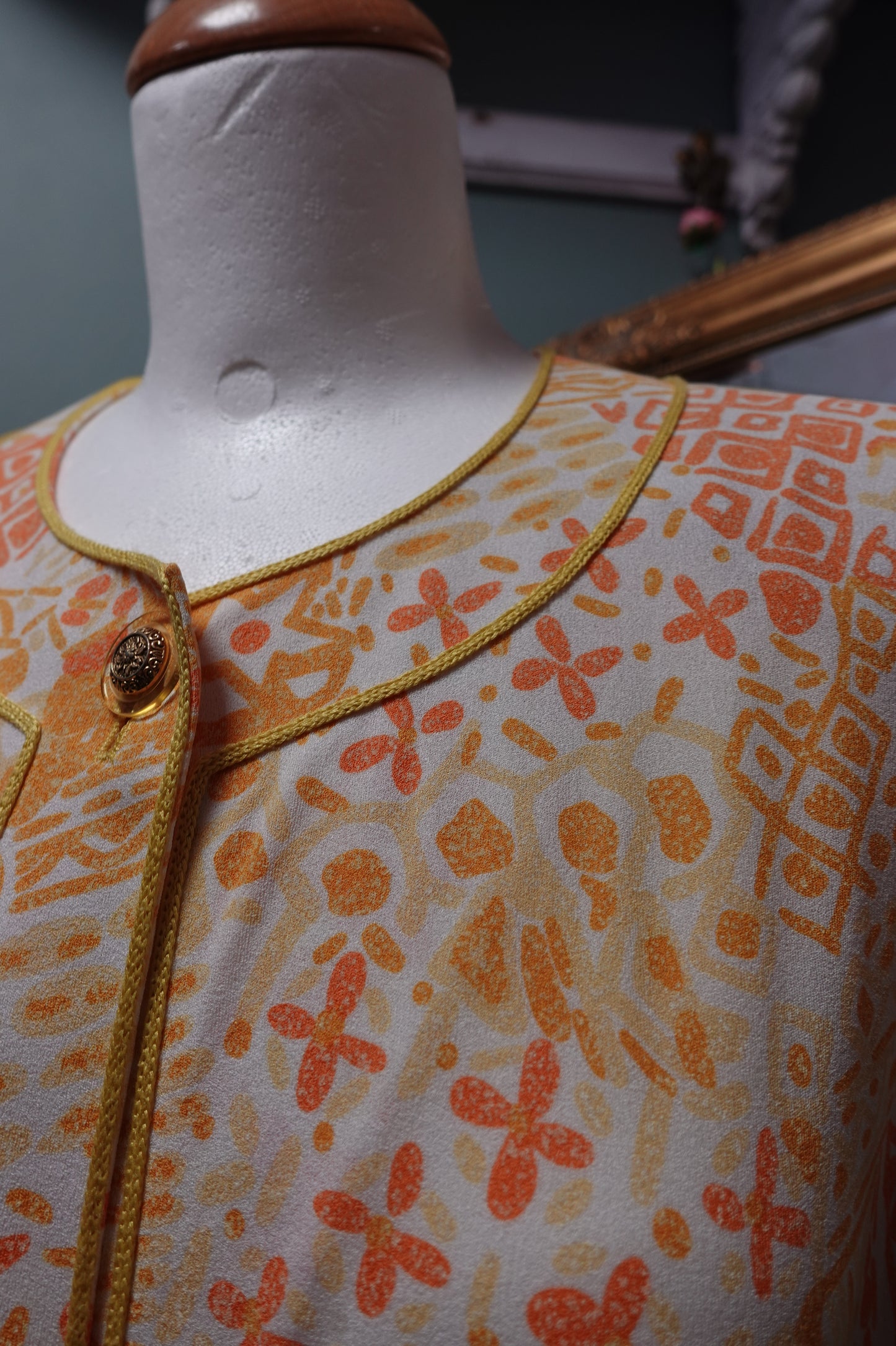 Robe Midi Vintage Fluide – Ceinture Coordonnée & Détails d'Exception