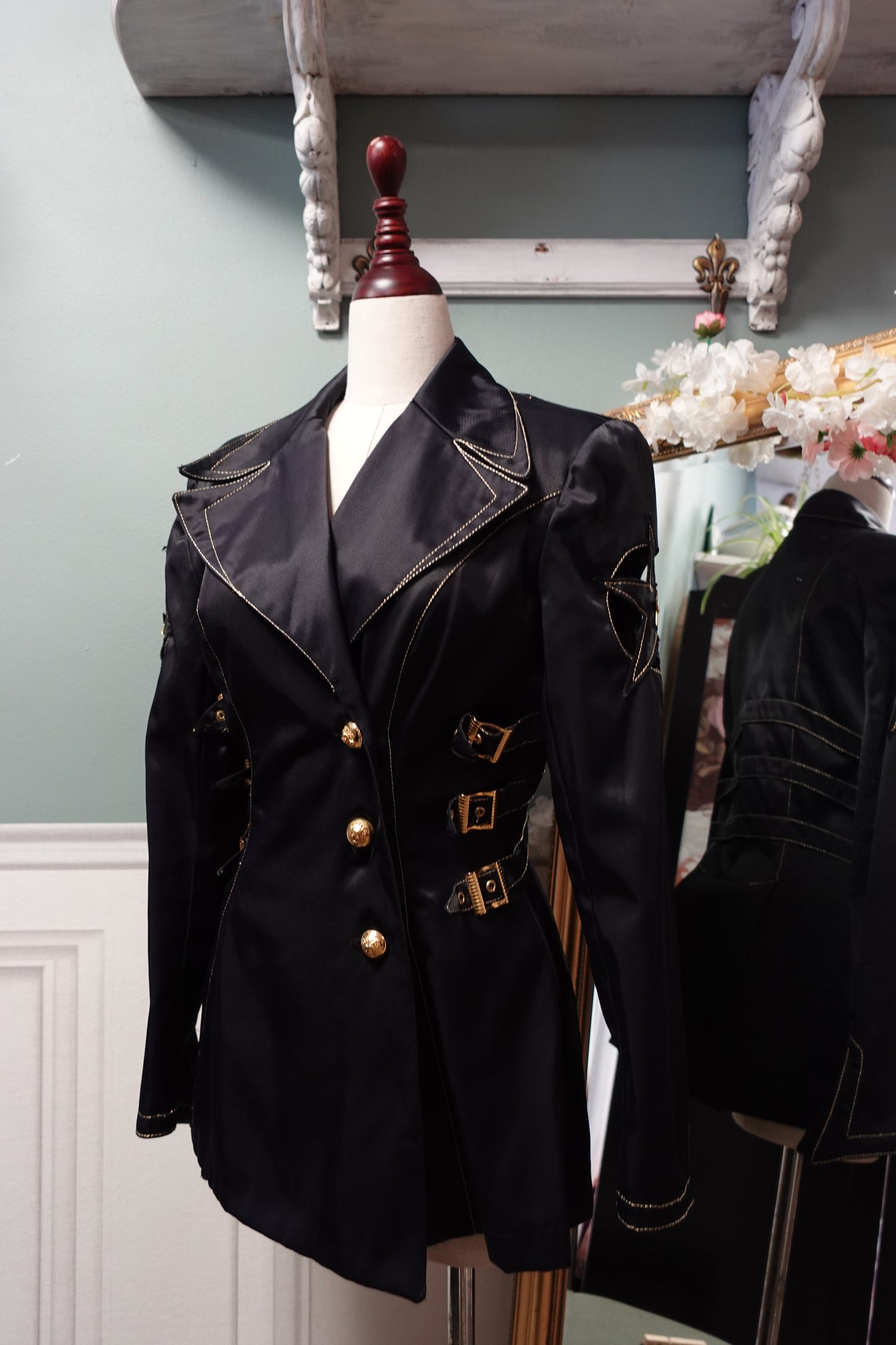 Veste Blazer Asymétrique Vintage — Noir & Boutons Bijoux (Circa 1980)