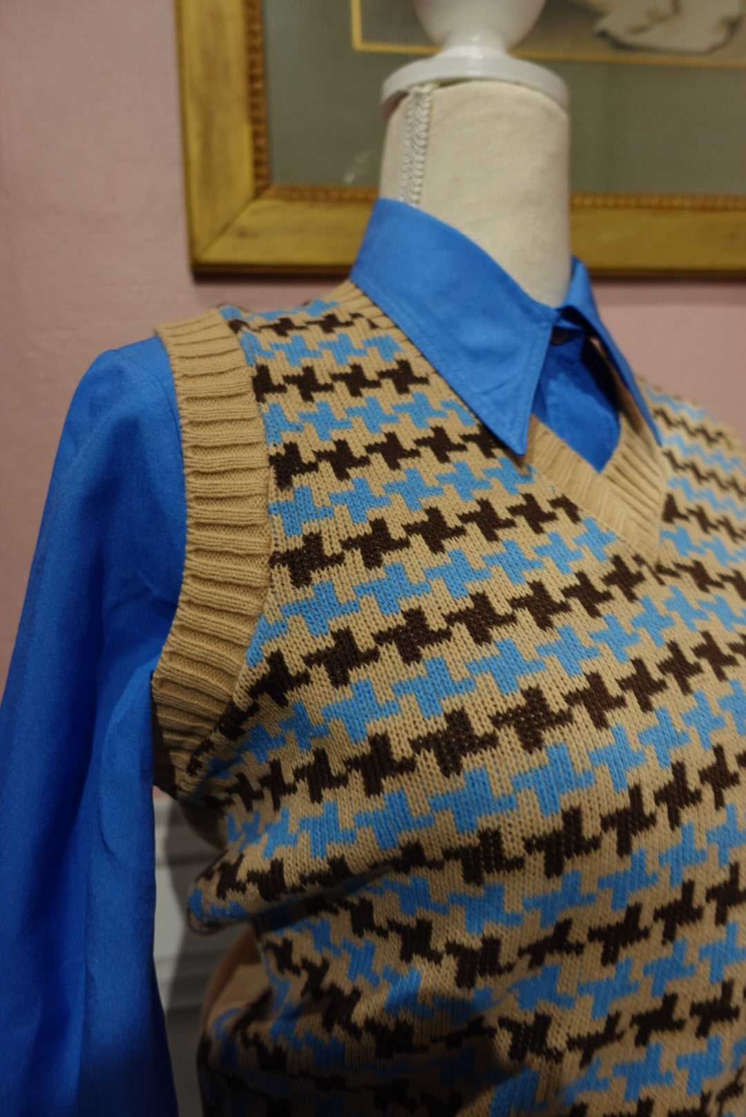 Pull sans Manches "Preppy" - Motif Graphique Beige & Bleu