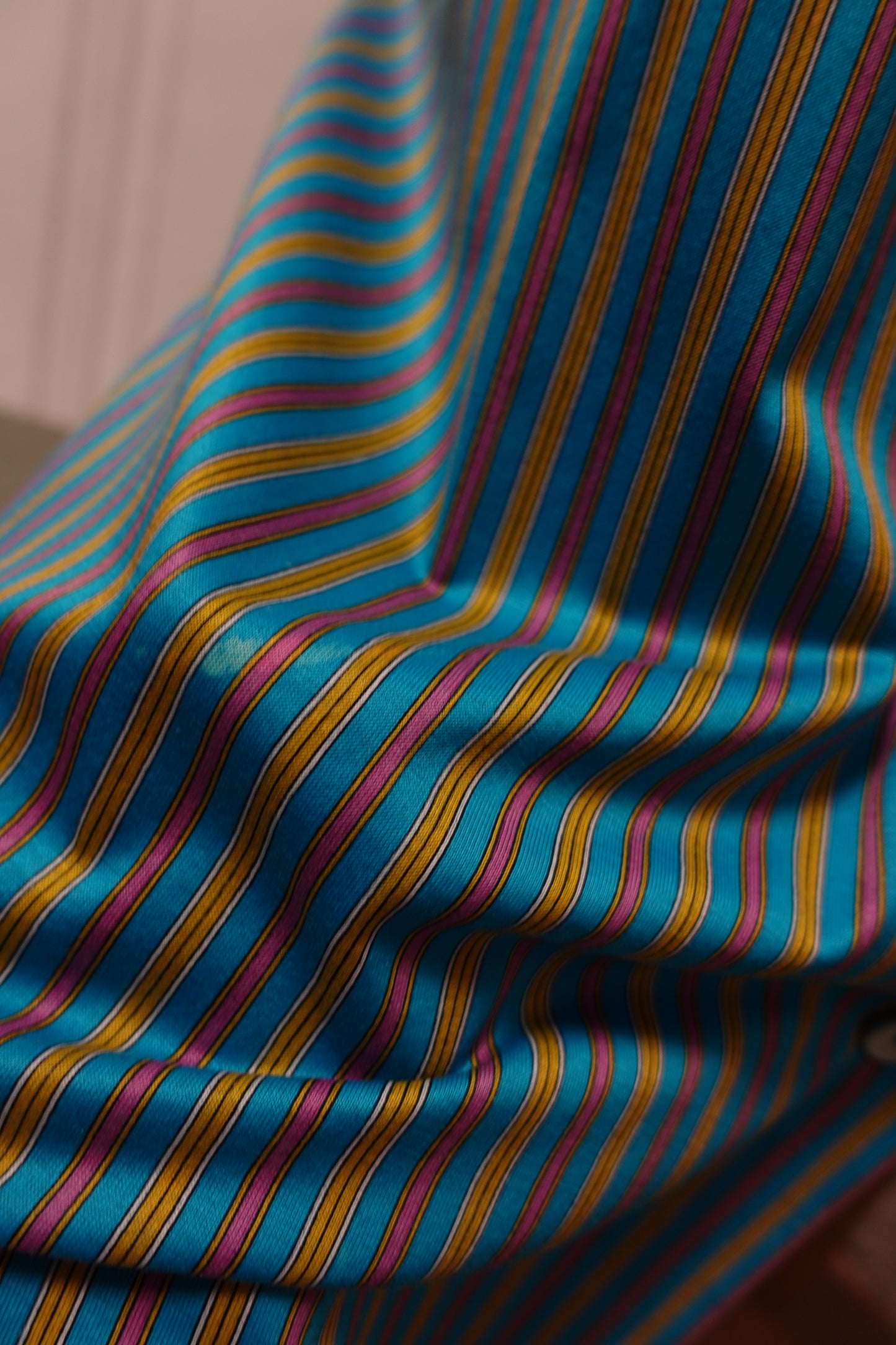: Robe Midi Vintage Années 70 en Coton – Coupe Demi-Portefeuille & Manches Évasées