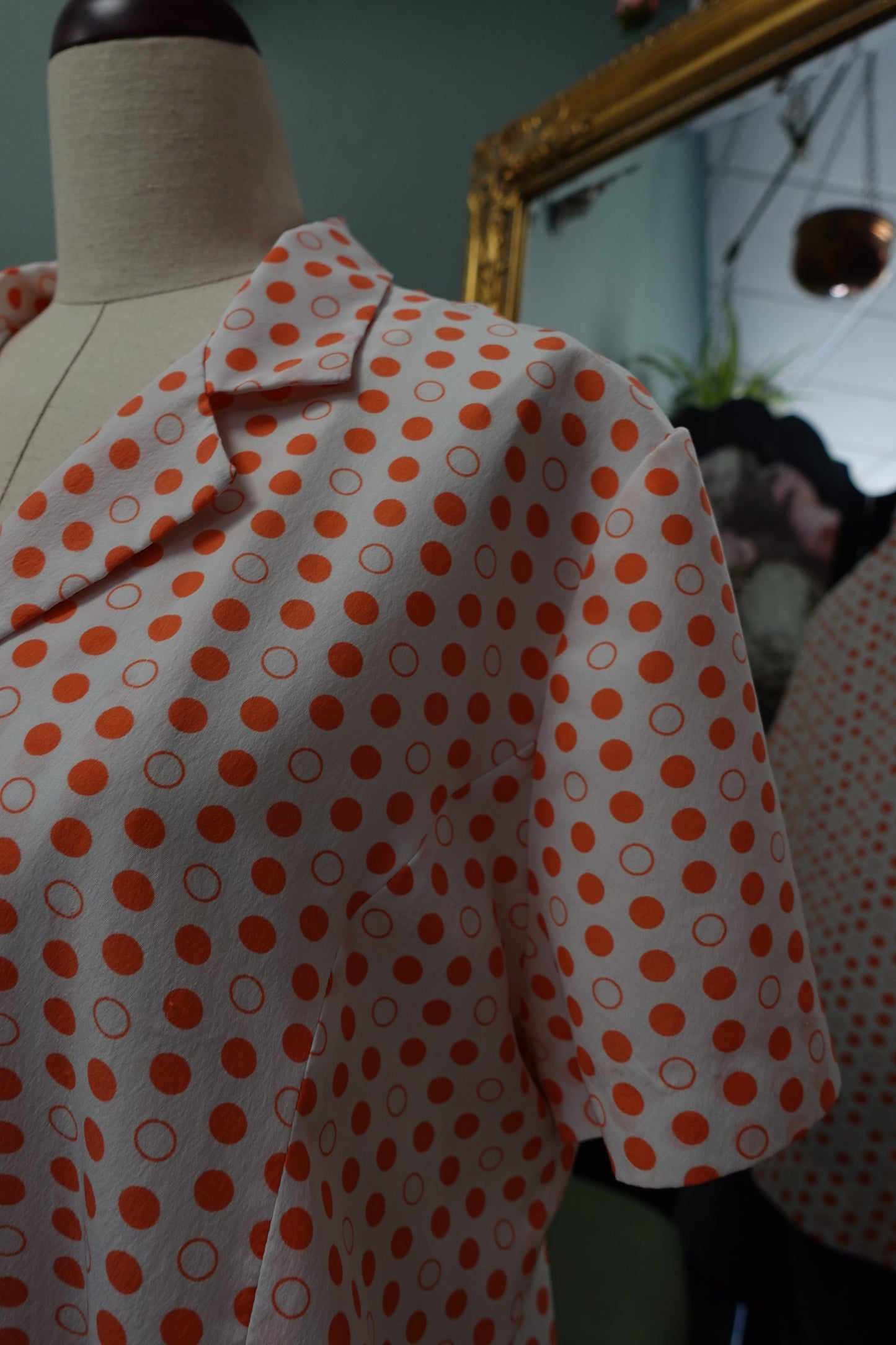 Chemise fluide à pois vitaminés "Sorbet" – Blanc, Corail & Rose