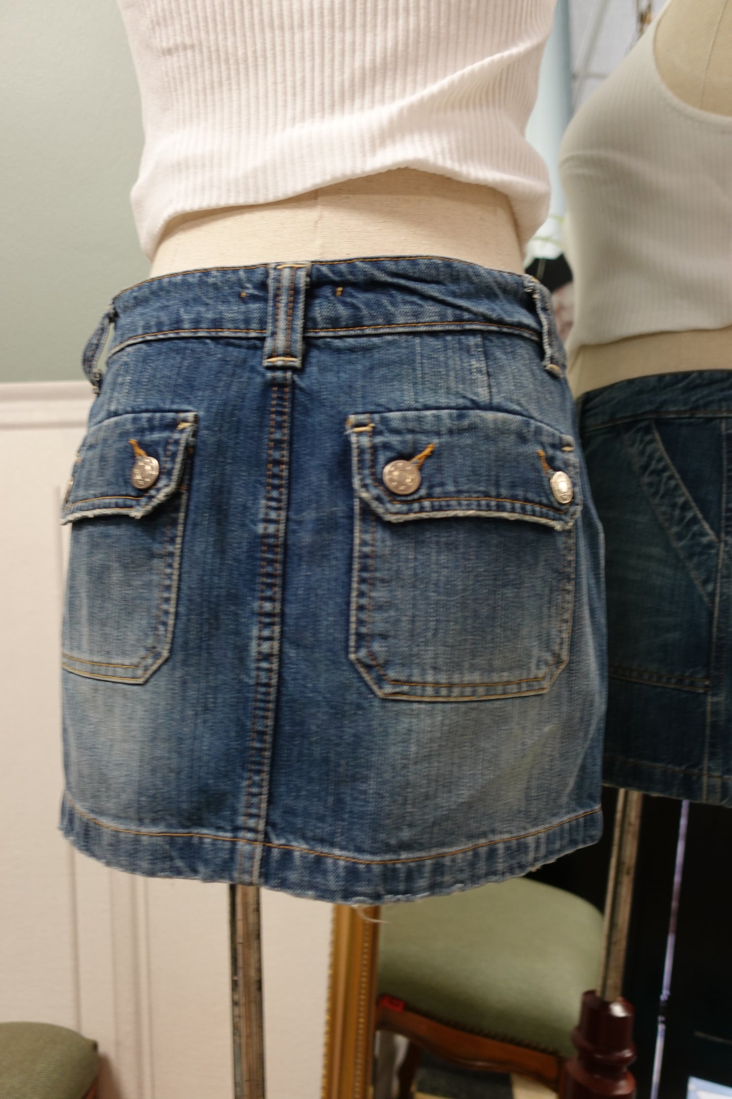 Mini-jupe en jean brut vintage "Maje Paris" – Coupe Y2K taille basse