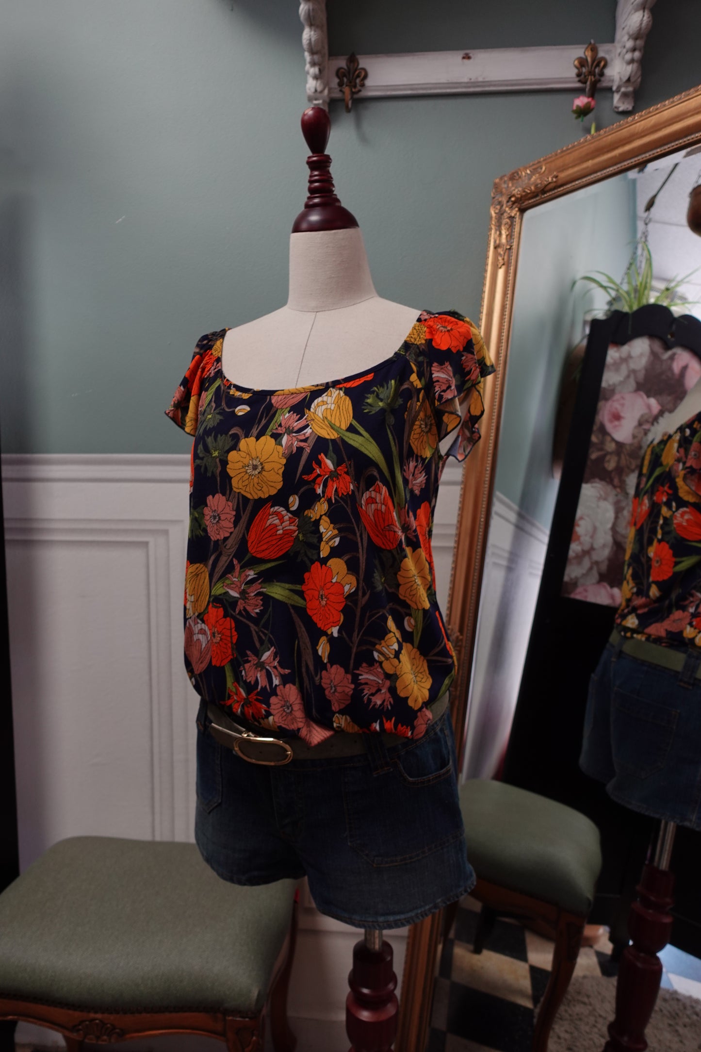 T-shirt stretch imprimé "Capucine" – Bleu Marine & Fleurs Colorées