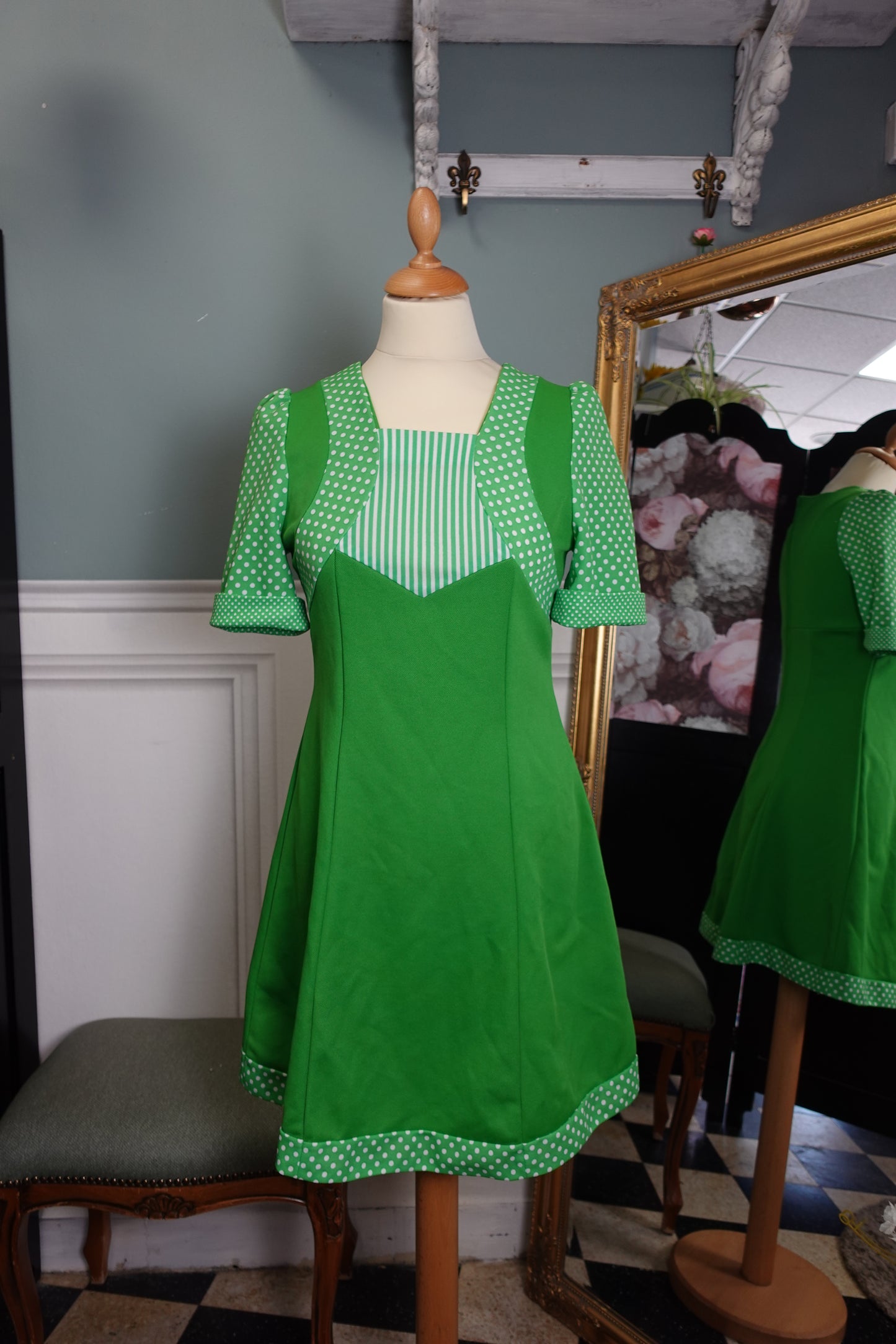 Robe vintage années 60/70 verte à pois