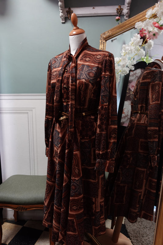 Robe Midi Vintage à Motifs Graphiques Marron & Col Lavallière