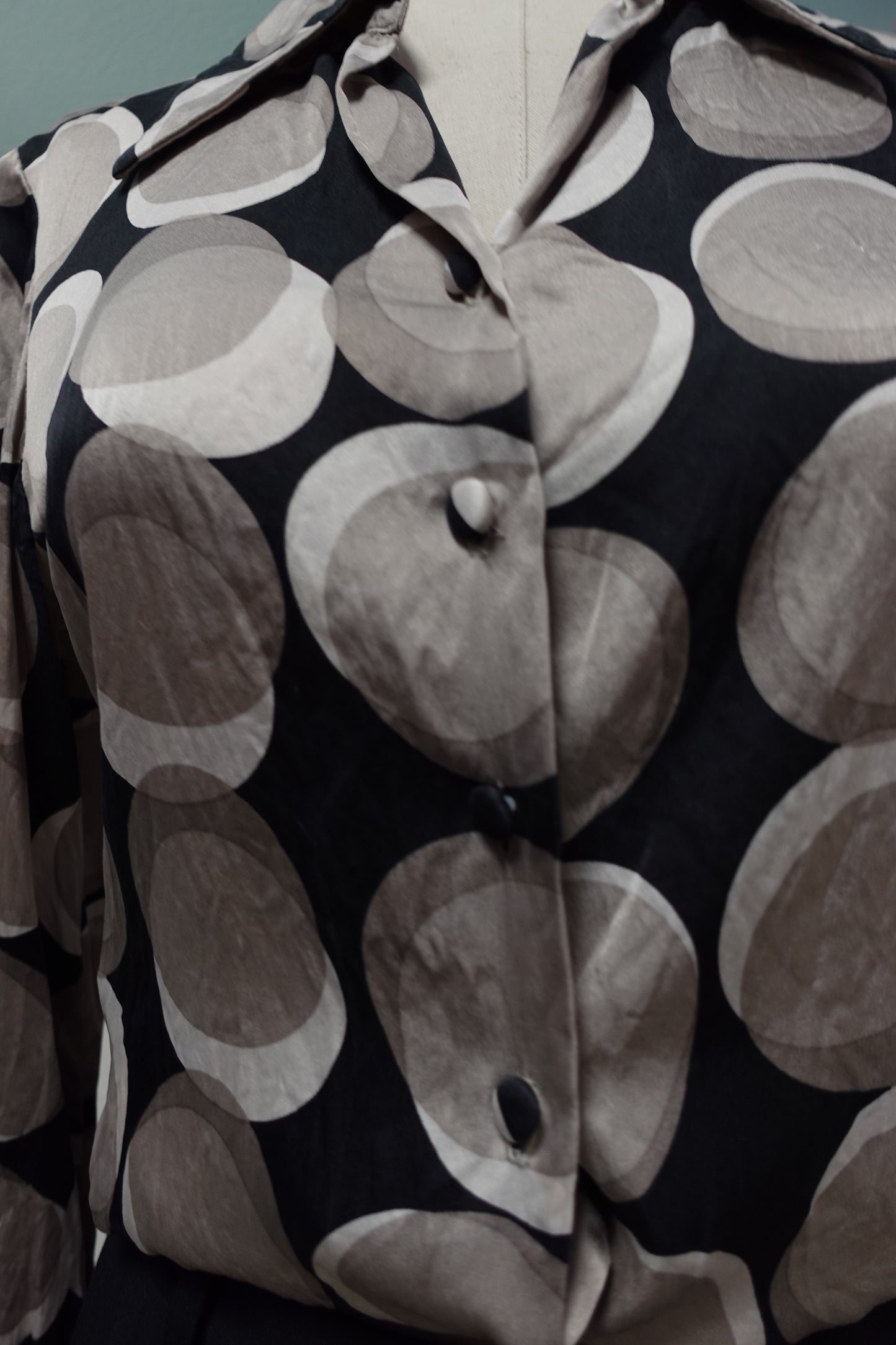 Chemise Caroll 100 % soie Made in France imprimé graphique T36