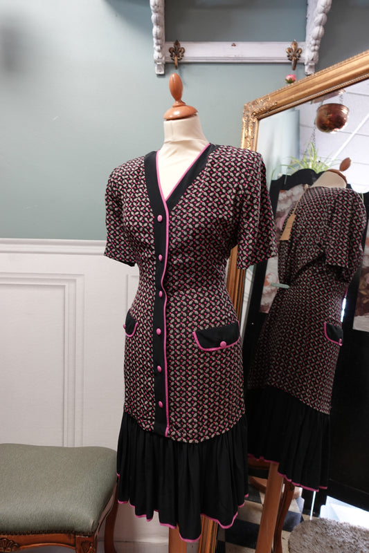 Robe vintage faite main noire et rose à motifs poissons – Style années 80/90