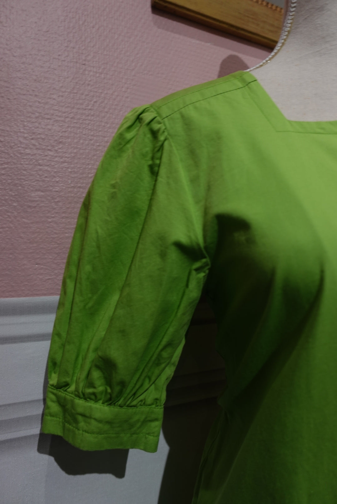 Robe Droite Sixties "Granny Smith" - Vert Pomme & Manches Bouffantes