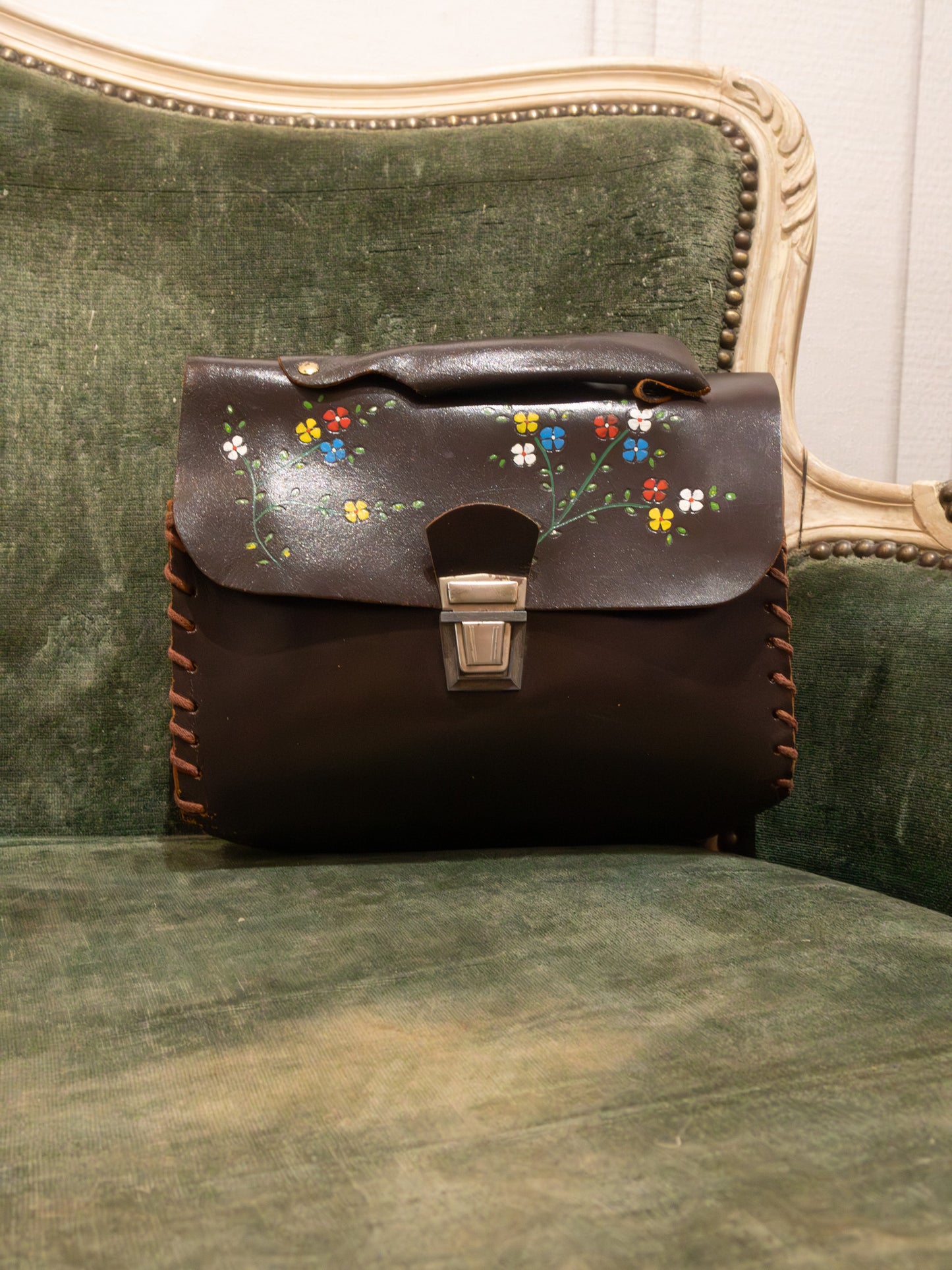 Sac à Main Unique en Cuir Repoussé et Peint à la Main — Esprit "Art Folk" Vintage