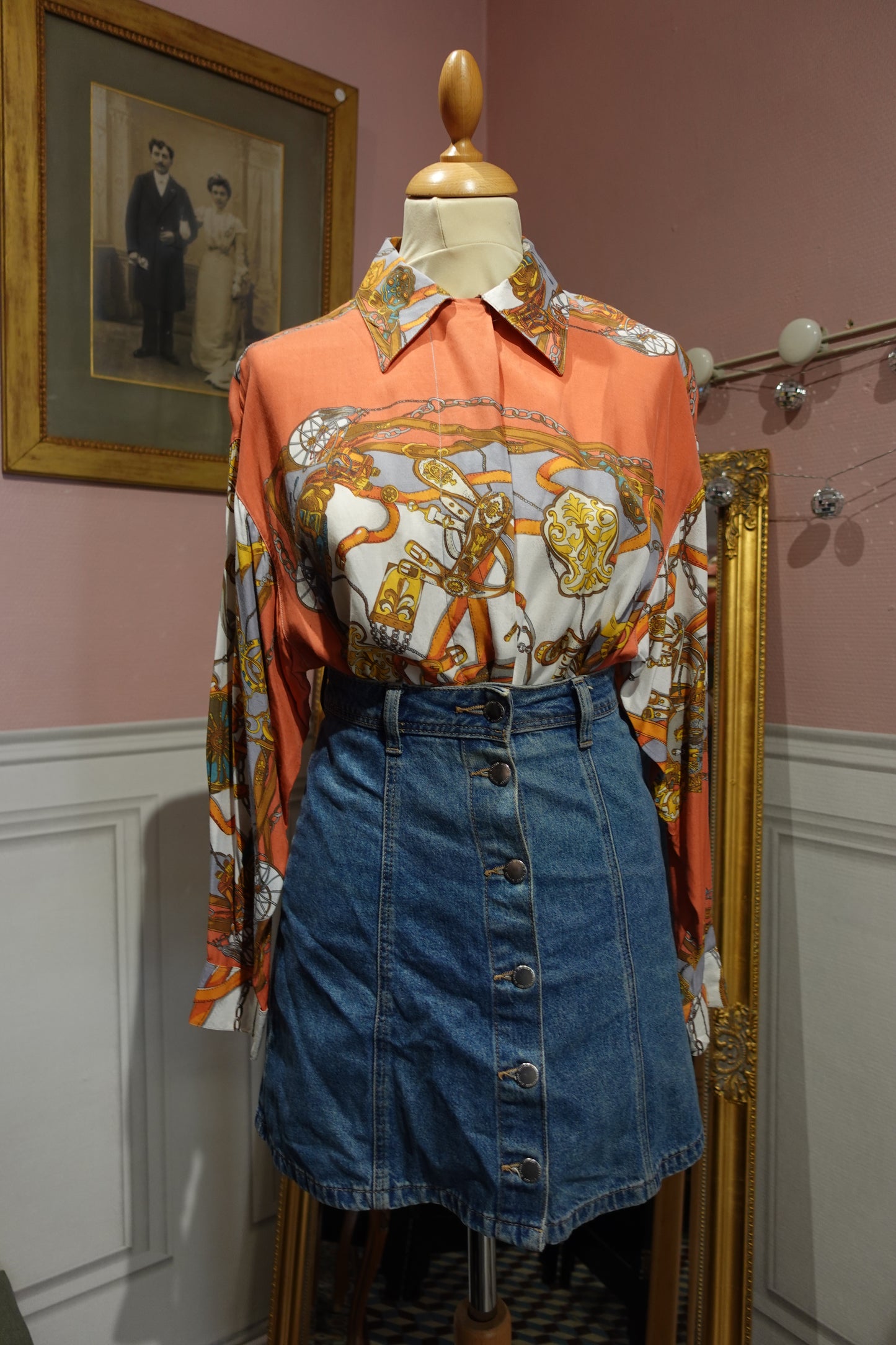Chemise Caroll Vintage – Imprimé "Chaînes" Style Foulard – Tons Corail