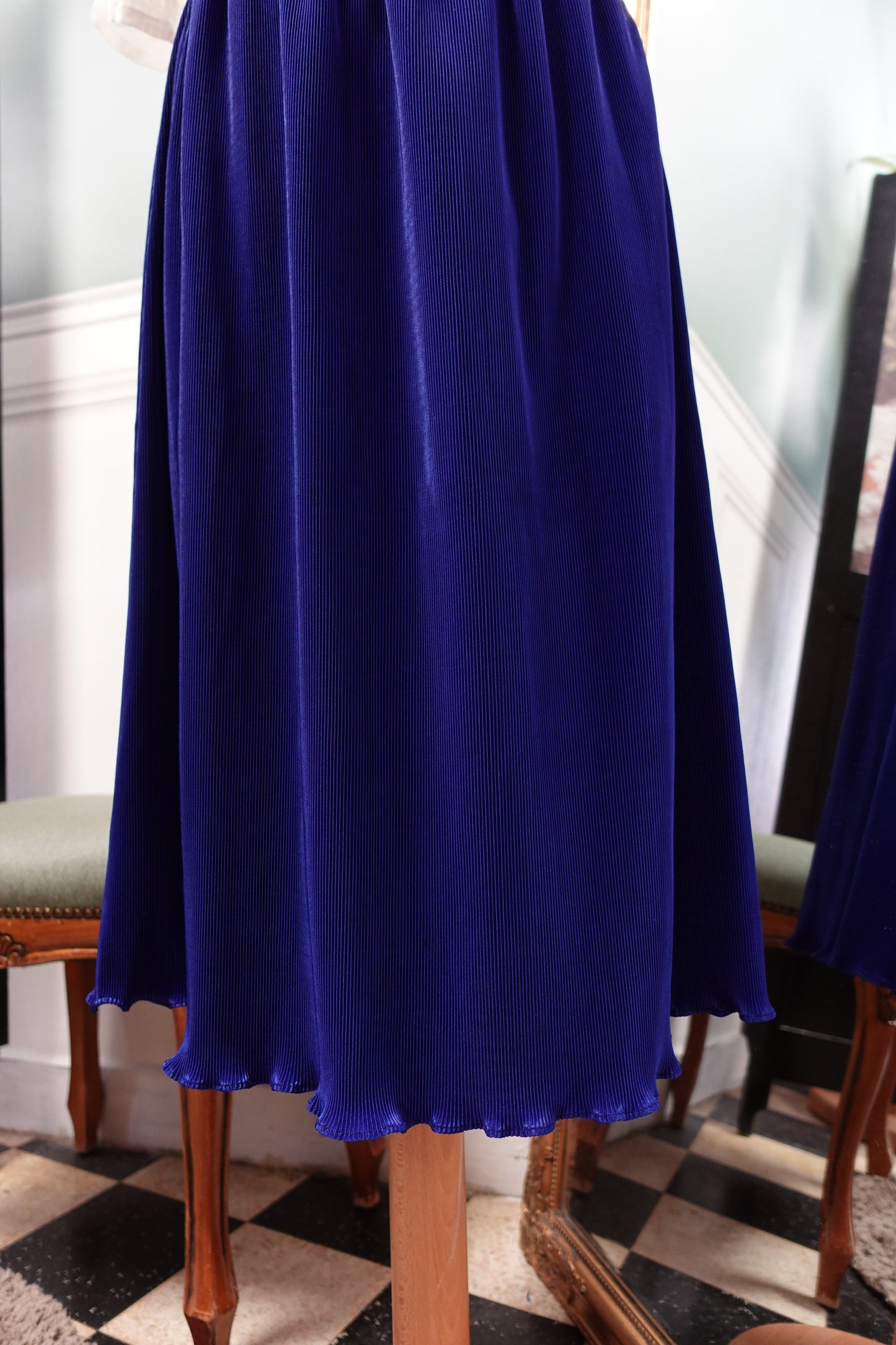 Jupe midi micro-plissée – Bleu Électrique