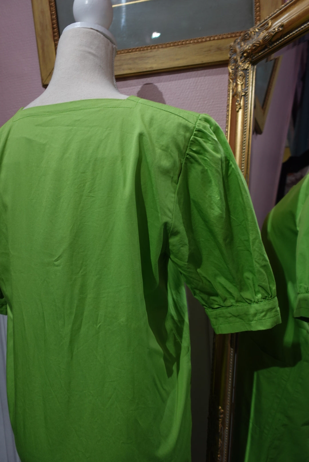 Robe Droite Sixties "Granny Smith" - Vert Pomme & Manches Bouffantes