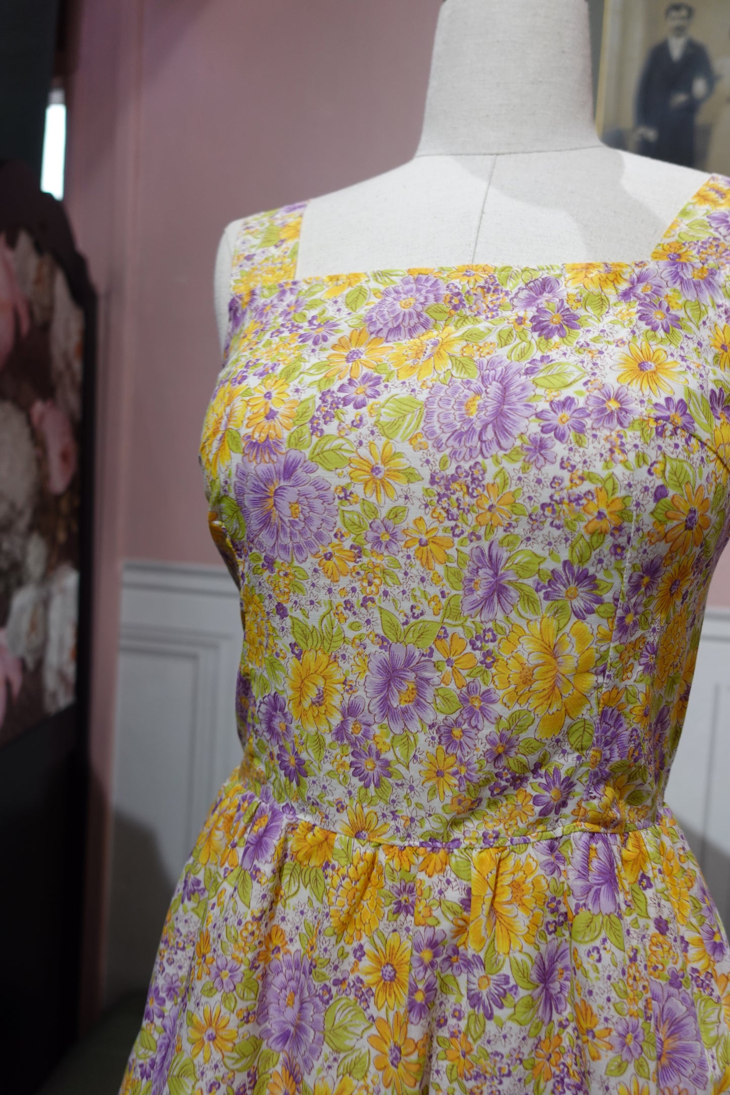 Robe fleurie vintage jaune & violette