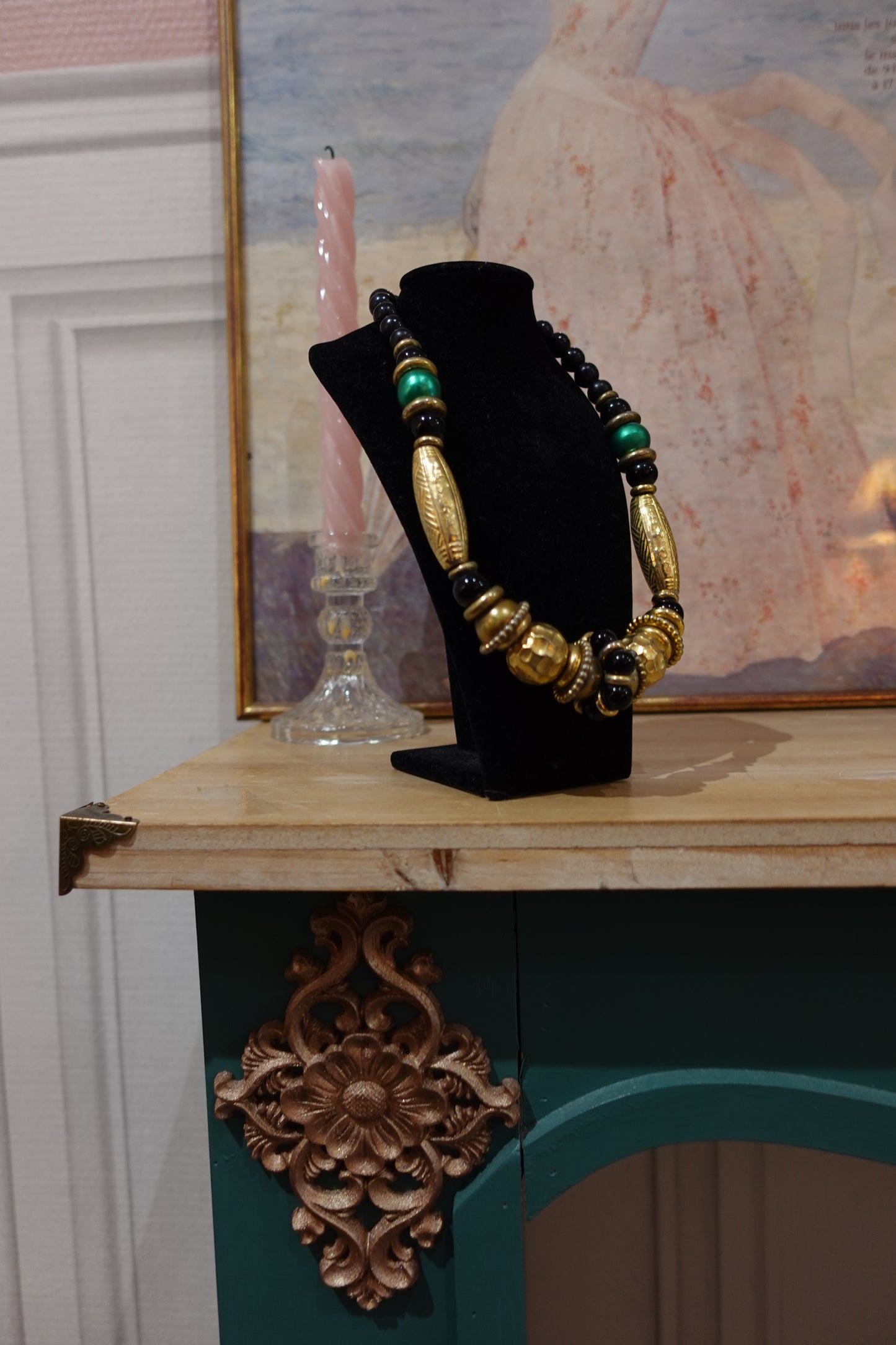 Collier vintage ethnique noir, vert et doré – Années 80/90
