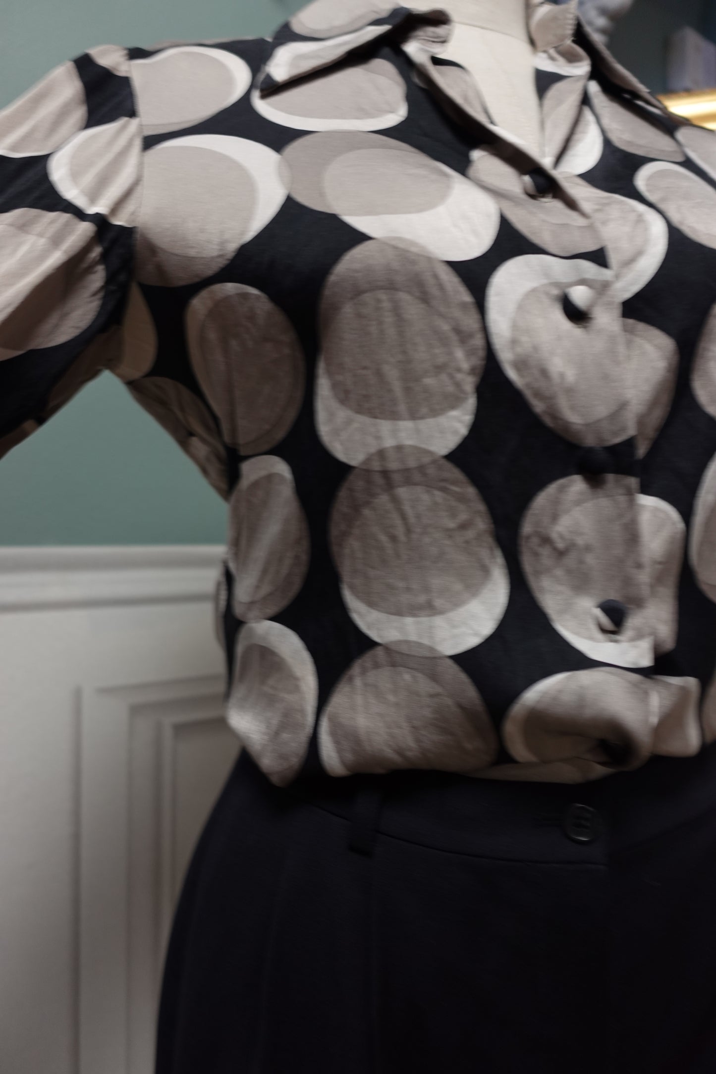 Chemise Caroll 100 % soie Made in France imprimé graphique T36