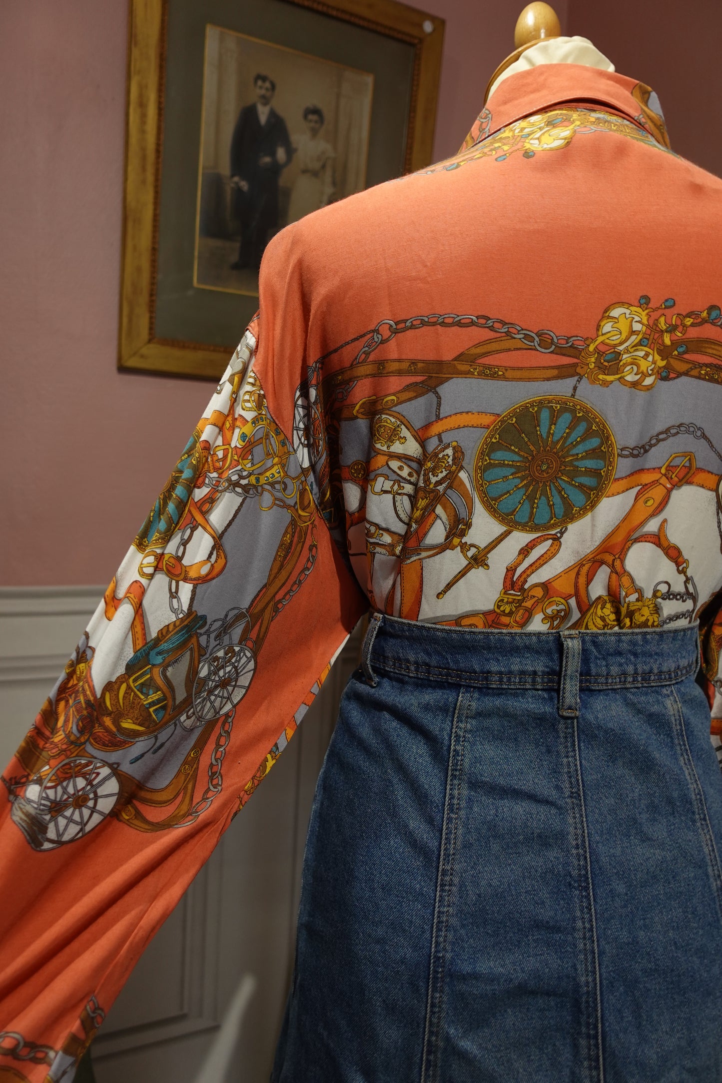 Chemise Caroll Vintage – Imprimé "Chaînes" Style Foulard – Tons Corail