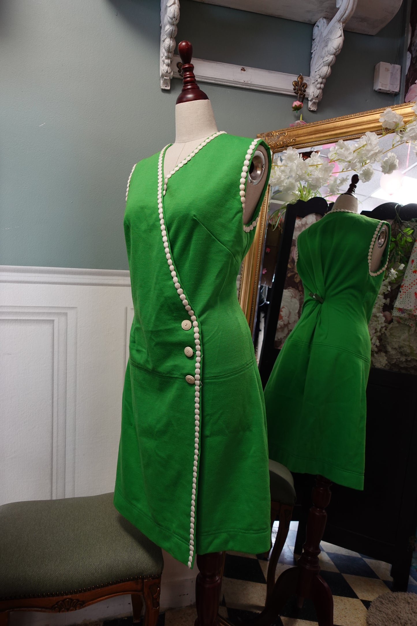 Robe Portefeuille Vintage Années 70 – Vert Pop & Coupe en A II