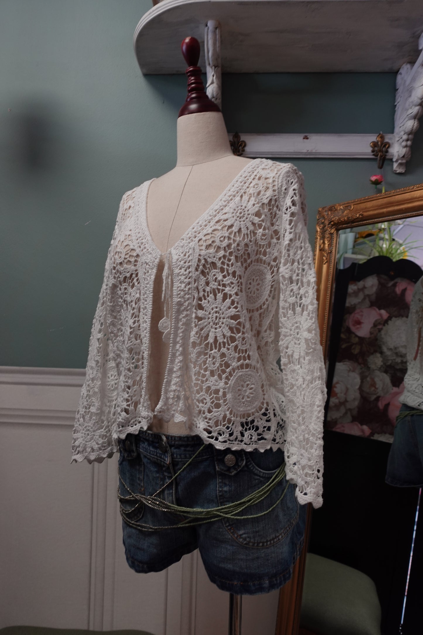 Gilet vintage en crochet blanc – Style bohème chic