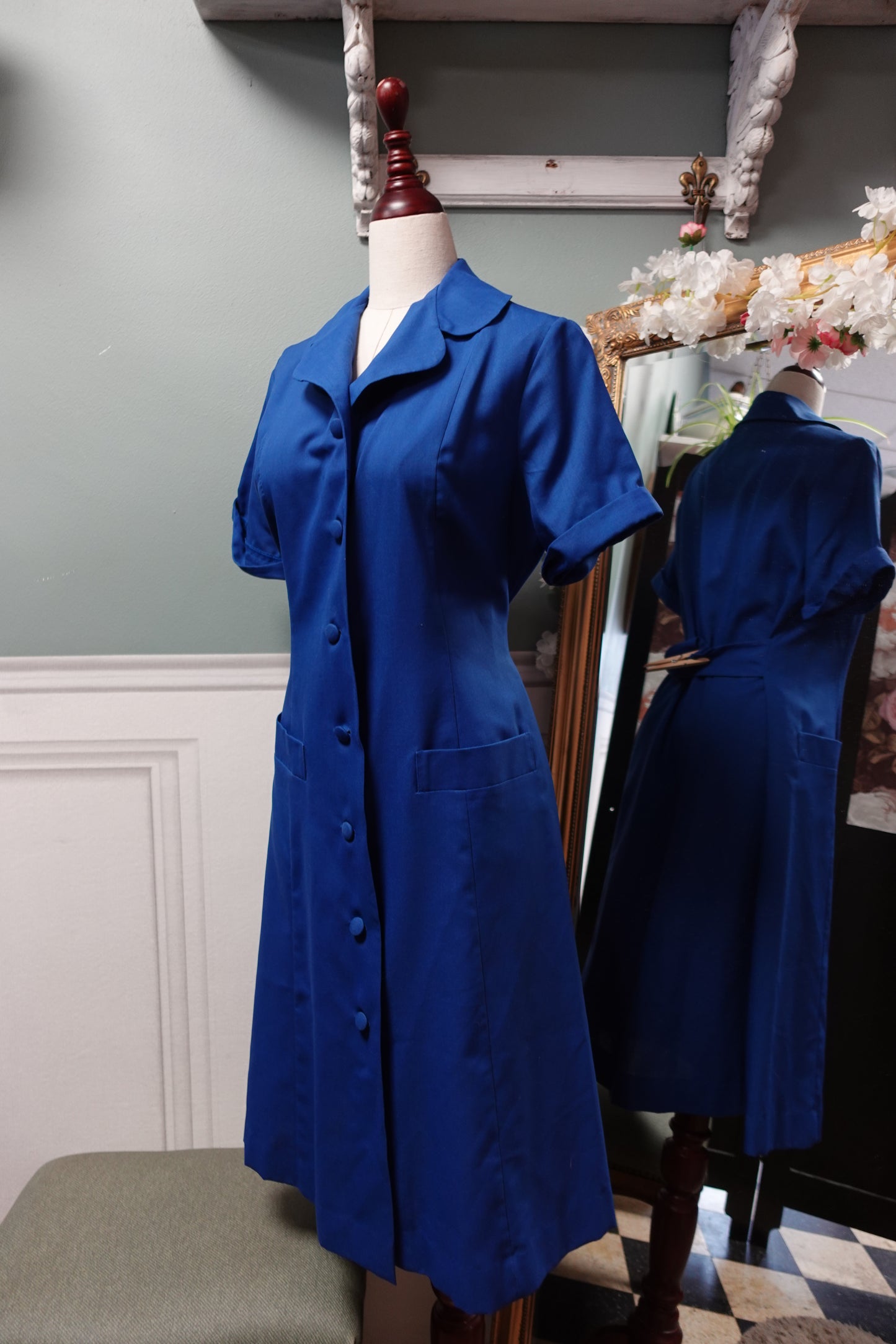 Robe Trapèze Rétro Bleu Roi & Surpiqûres Contrasto