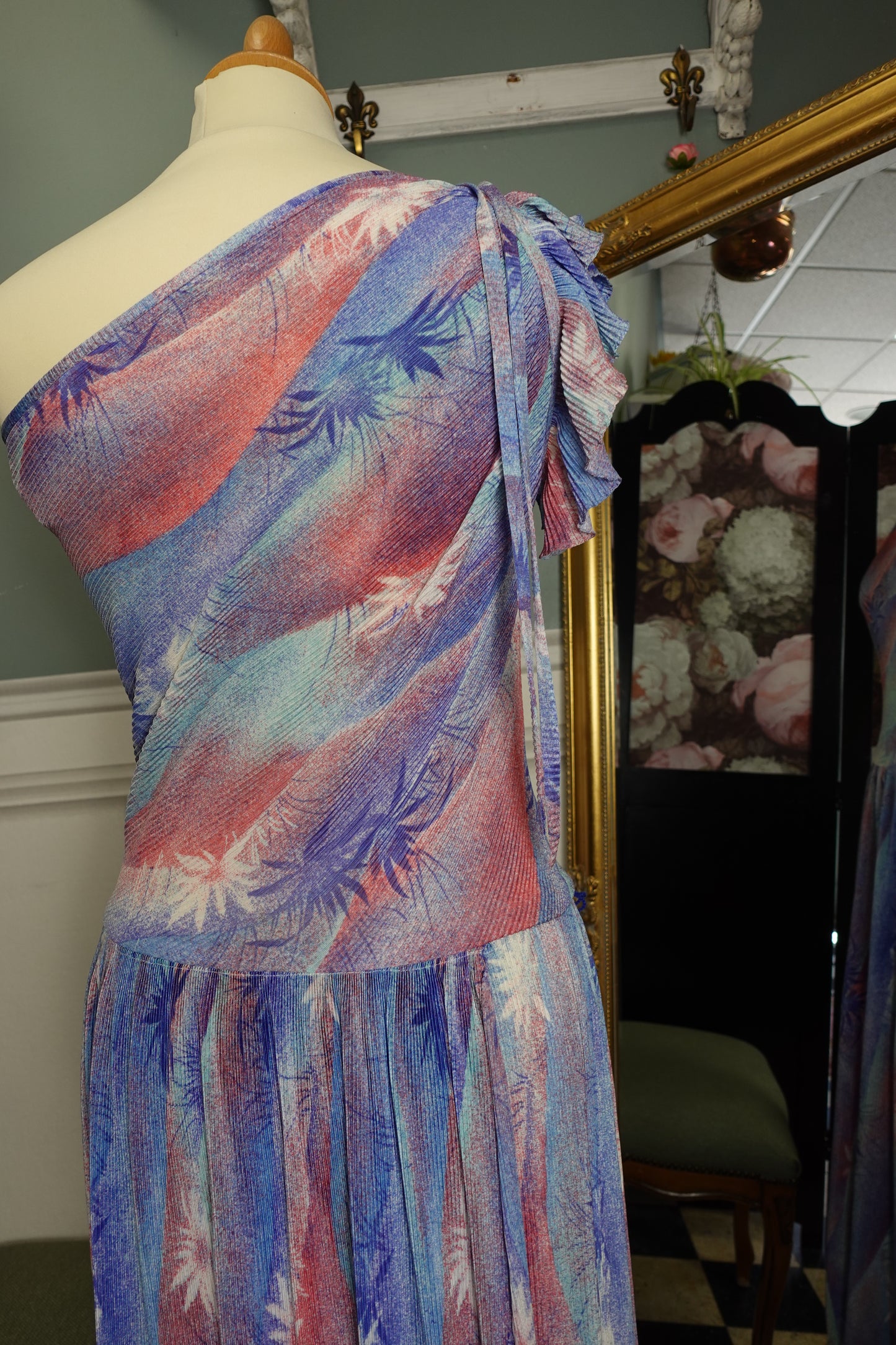 Robe vintage asymétrique plissée – Années 80