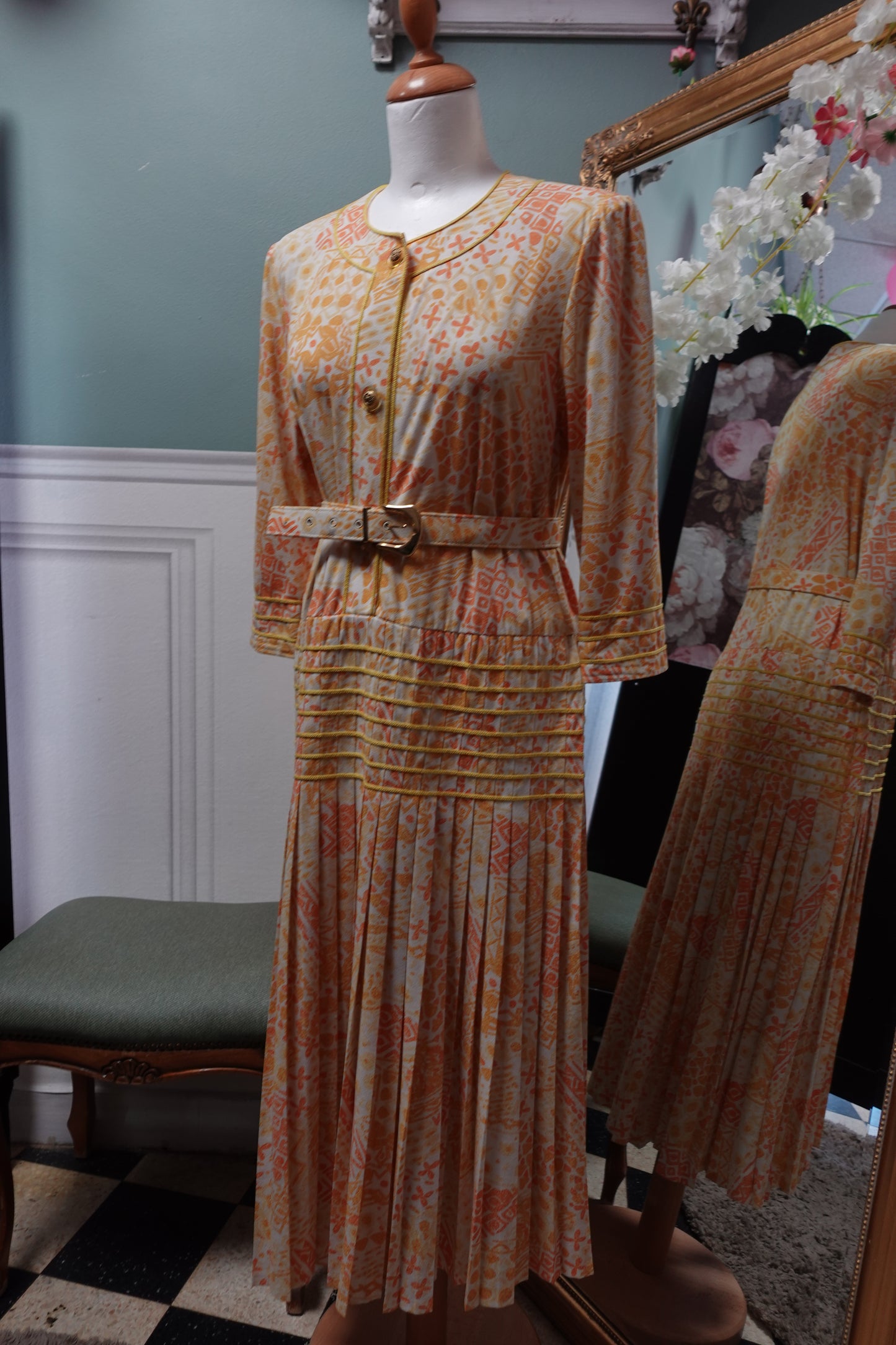 Robe Midi Vintage Fluide – Ceinture Coordonnée & Détails d'Exception