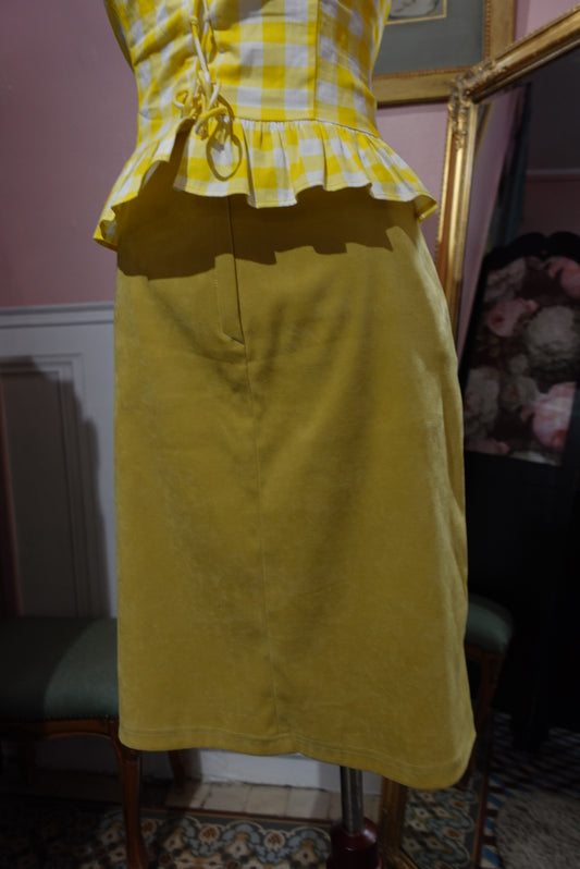 Jupe Vintage en Suédine Jaune Soleil - Coupe Droite & Surpiqûres
