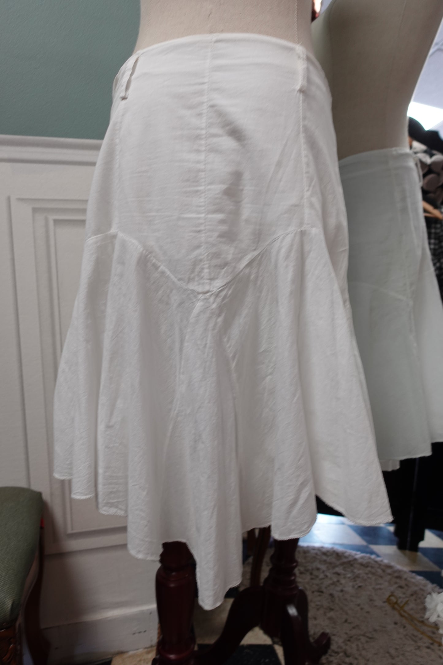Jupe midi blanche légère à volants – Taille 38