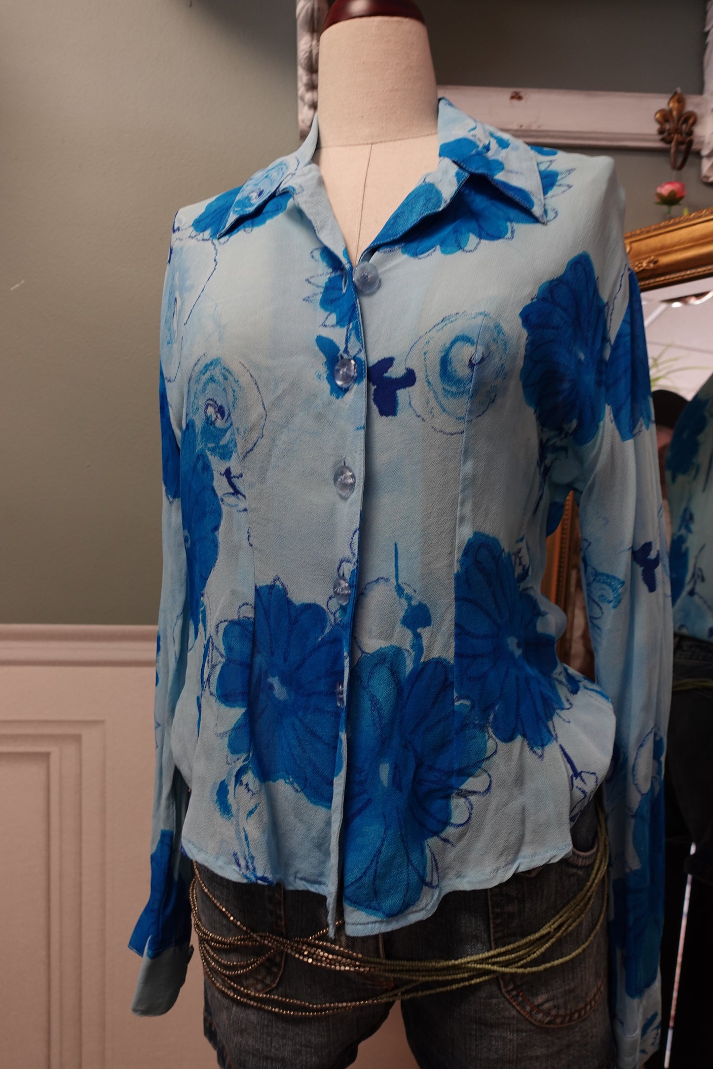 Chemisier vintage Beverly Rose en viscose à imprimé floral bleu