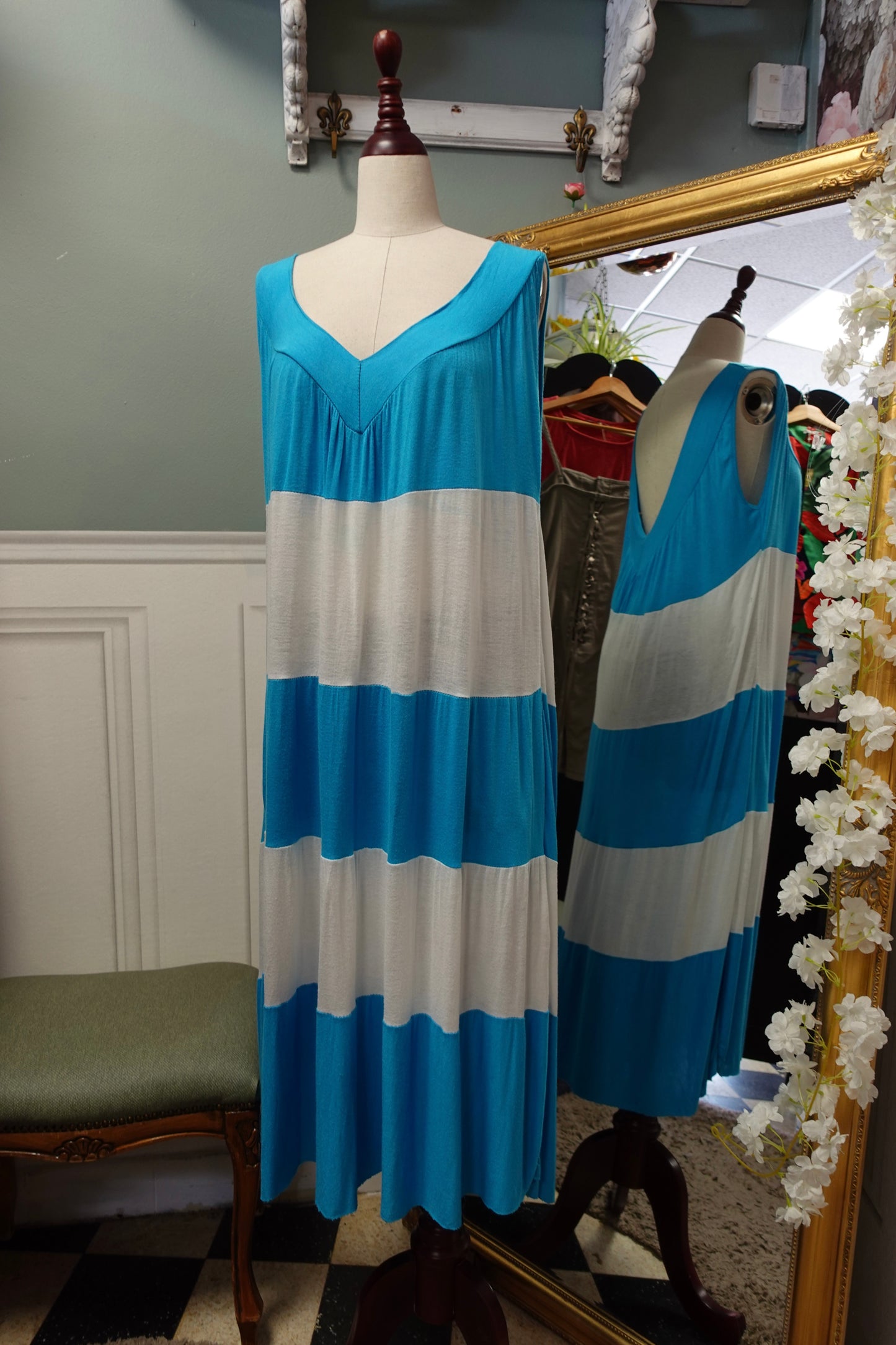 Robe de Plage Vintage Rayée Bleu & Blanc – Fluide & Extensible (Grande Taille)