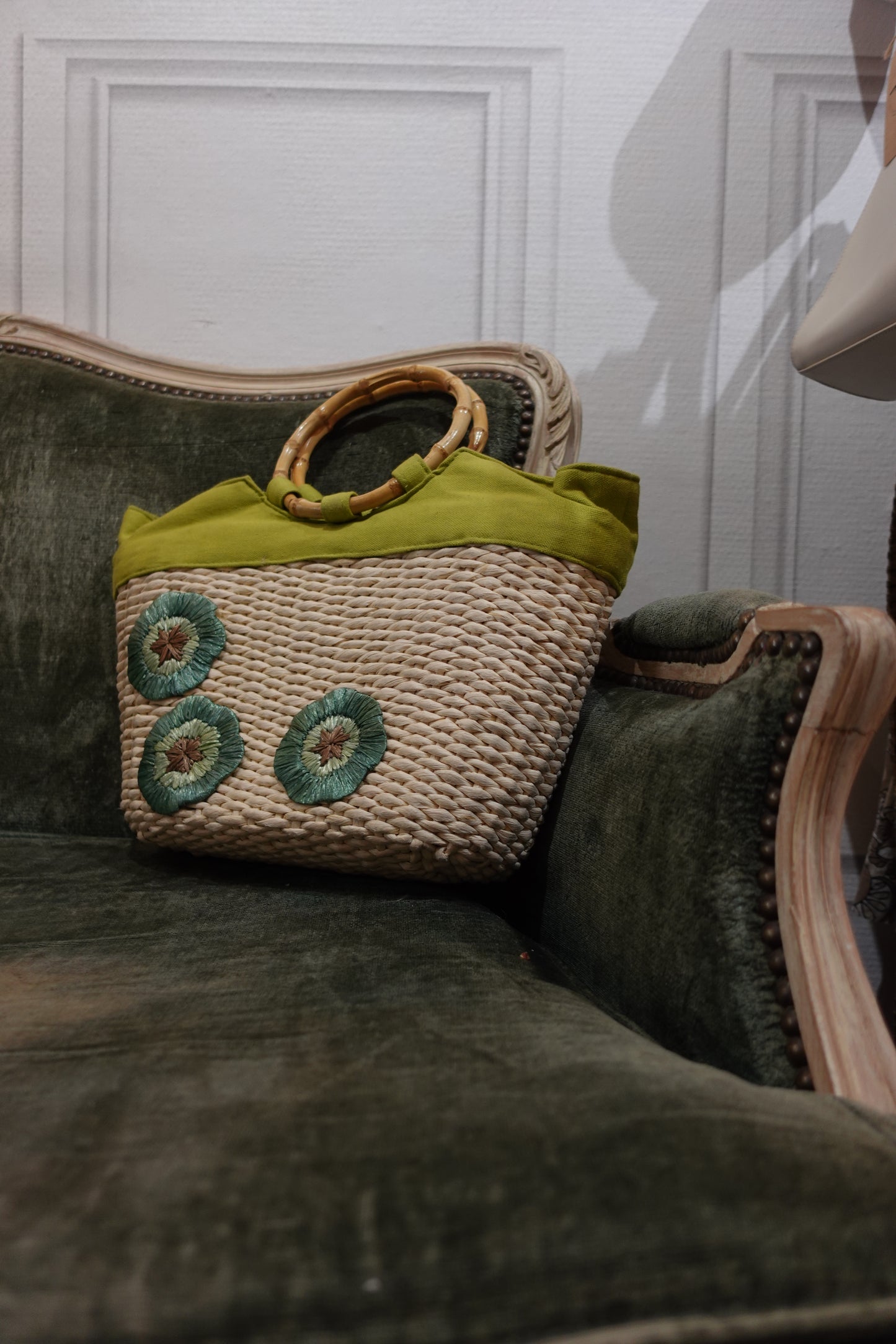 Sac Panier Vintage en Osier Tressé — Crème & Vert Riviera (Circa 1970)