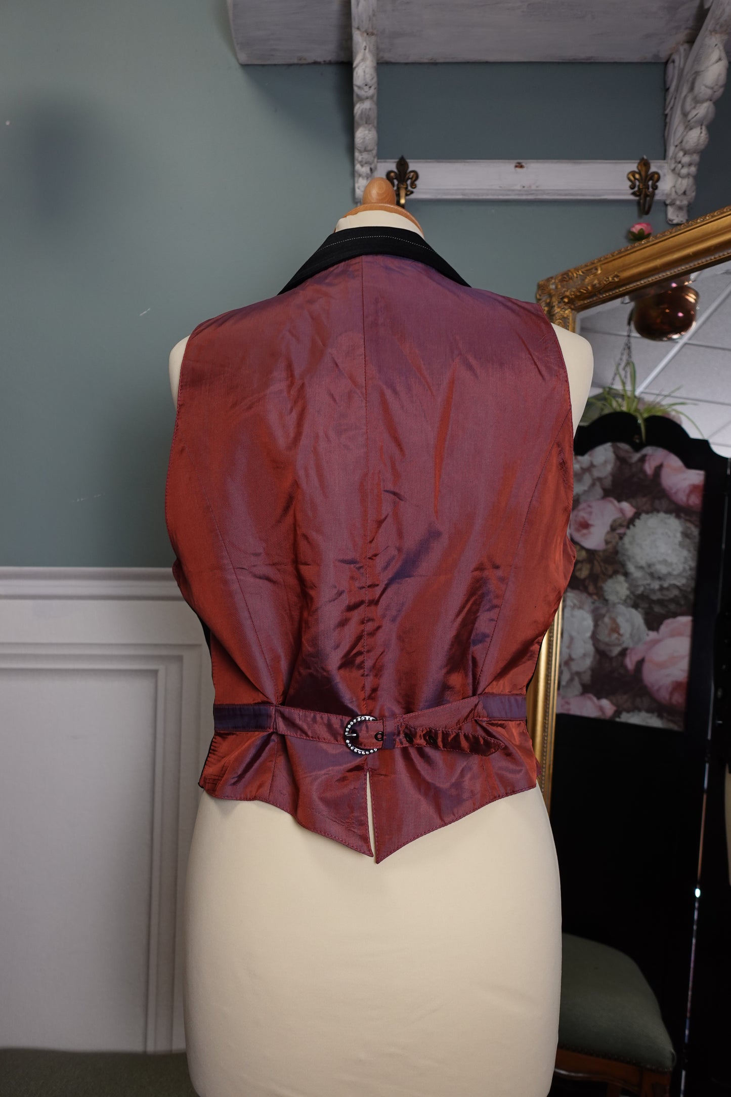 Gilet de costume vintage noir brodé à fines rayures