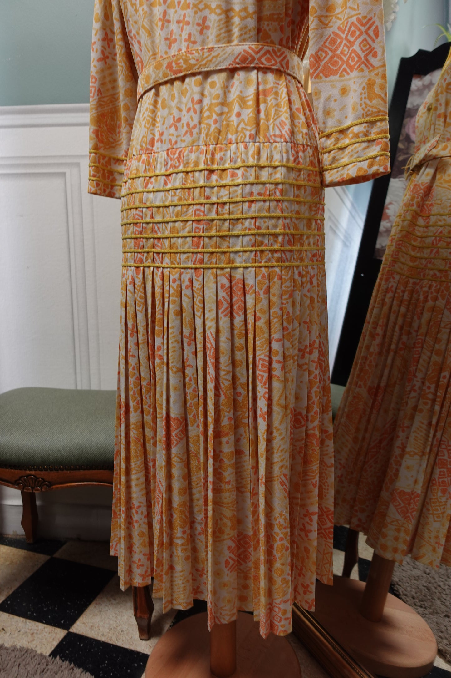 Robe Midi Vintage Fluide – Ceinture Coordonnée & Détails d'Exception