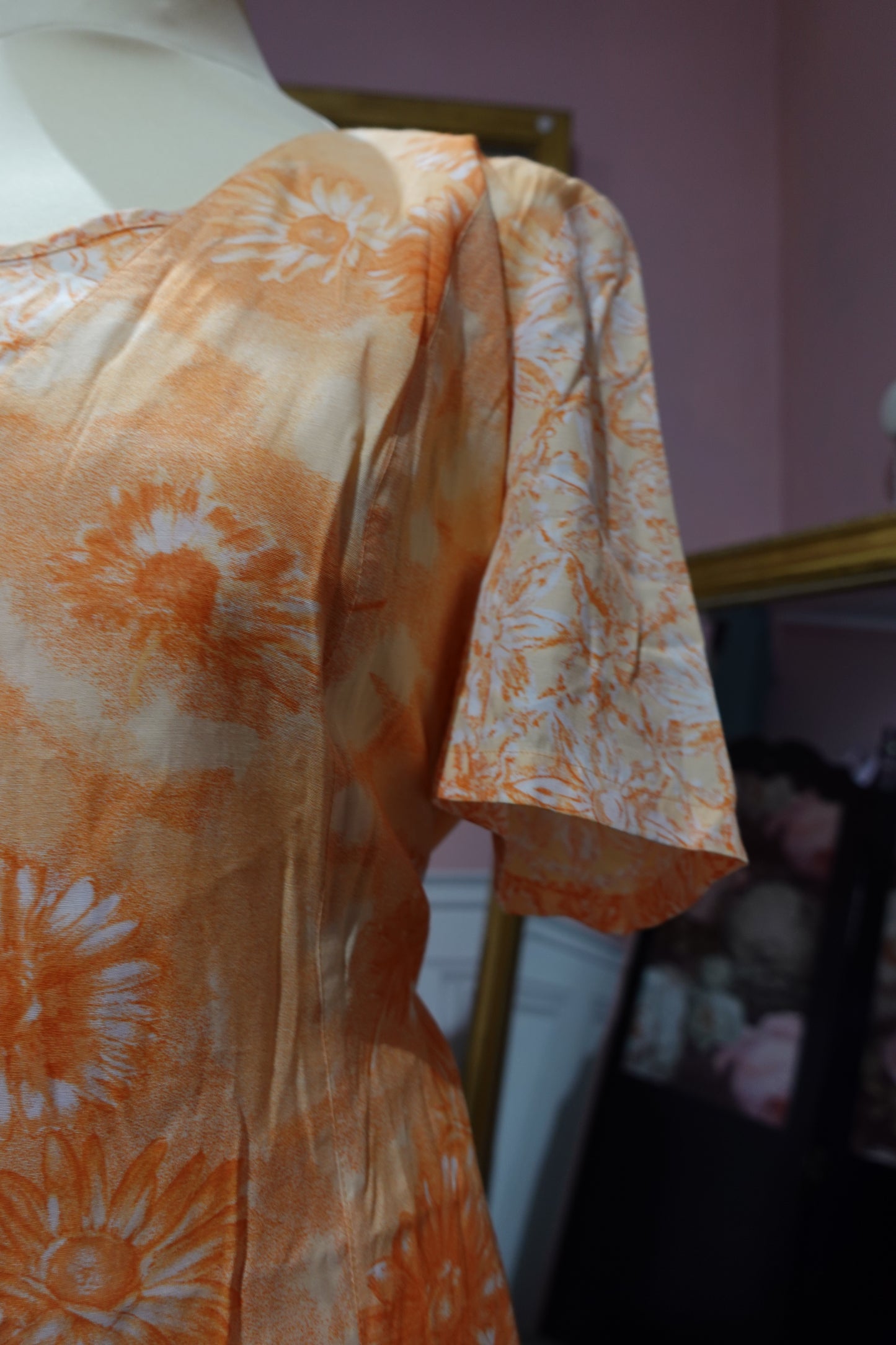 Robe Midi Vintage "Mandarine Florale" – Ajustable & Fluide