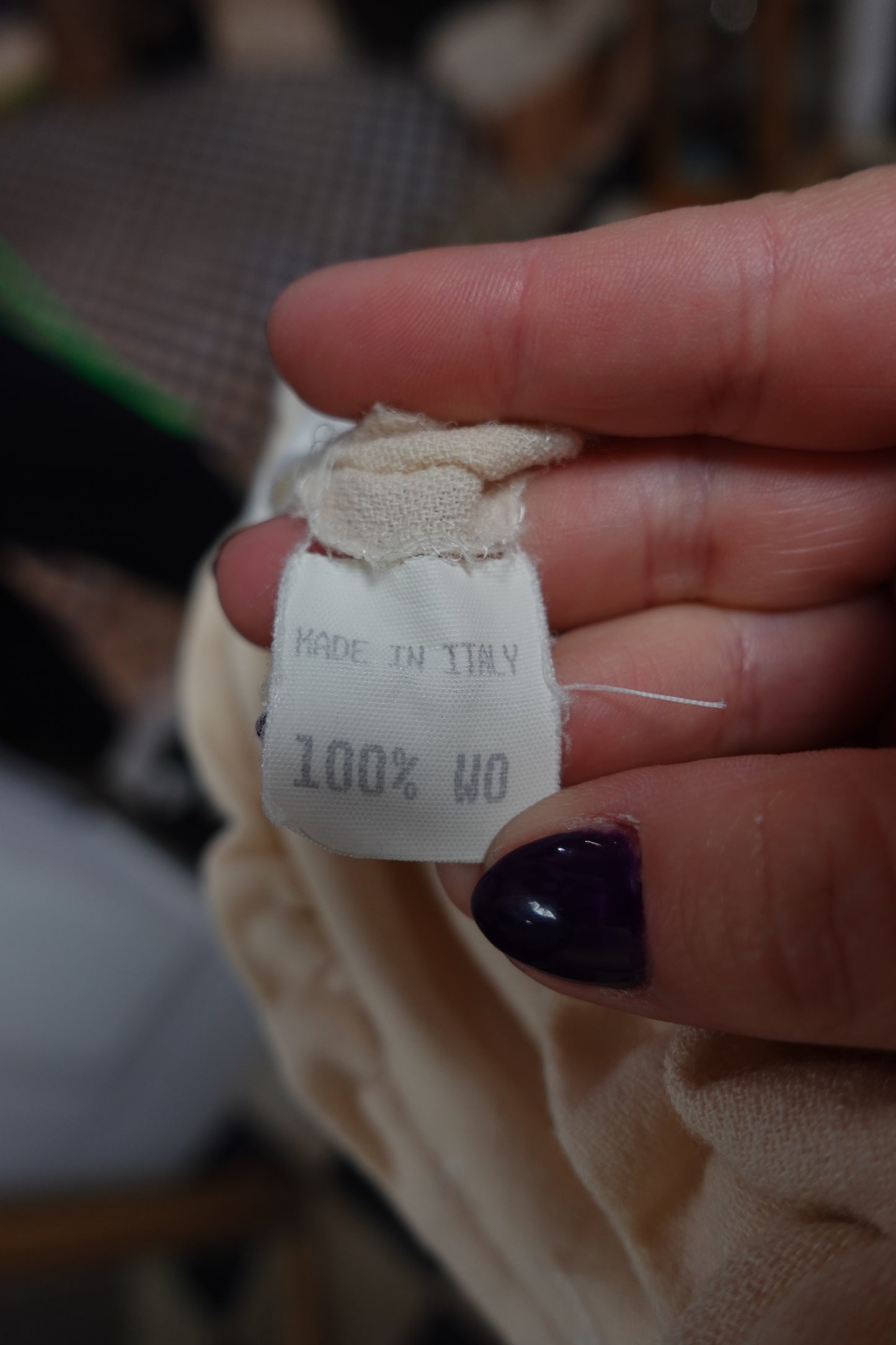 : Robe Midi en Laine Fine et Boutons Bijoux — Confection Italienne Rétro
