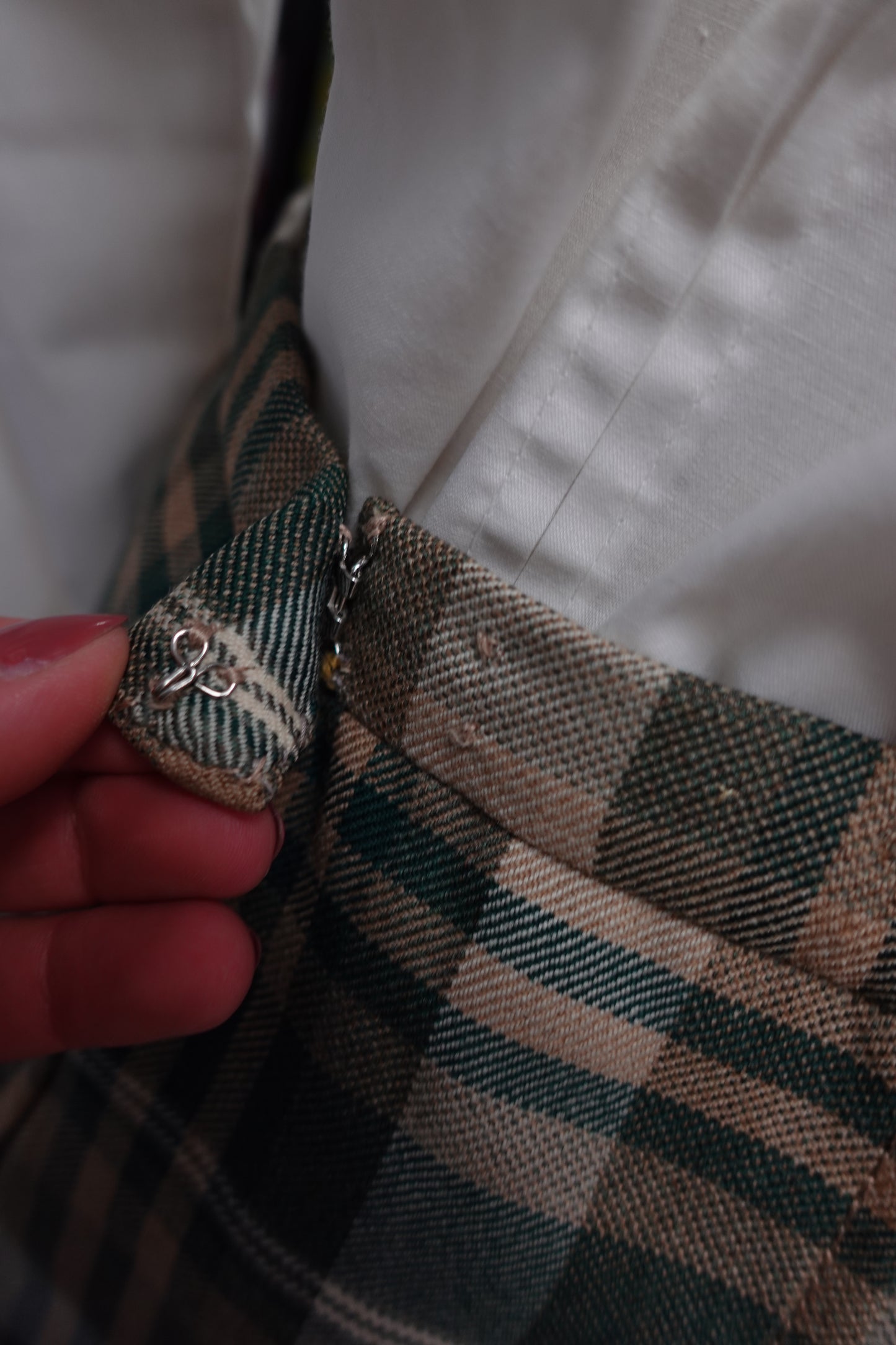 Jupe Midi Artisanale en Laine – Motif Tartan Carreaux Verts