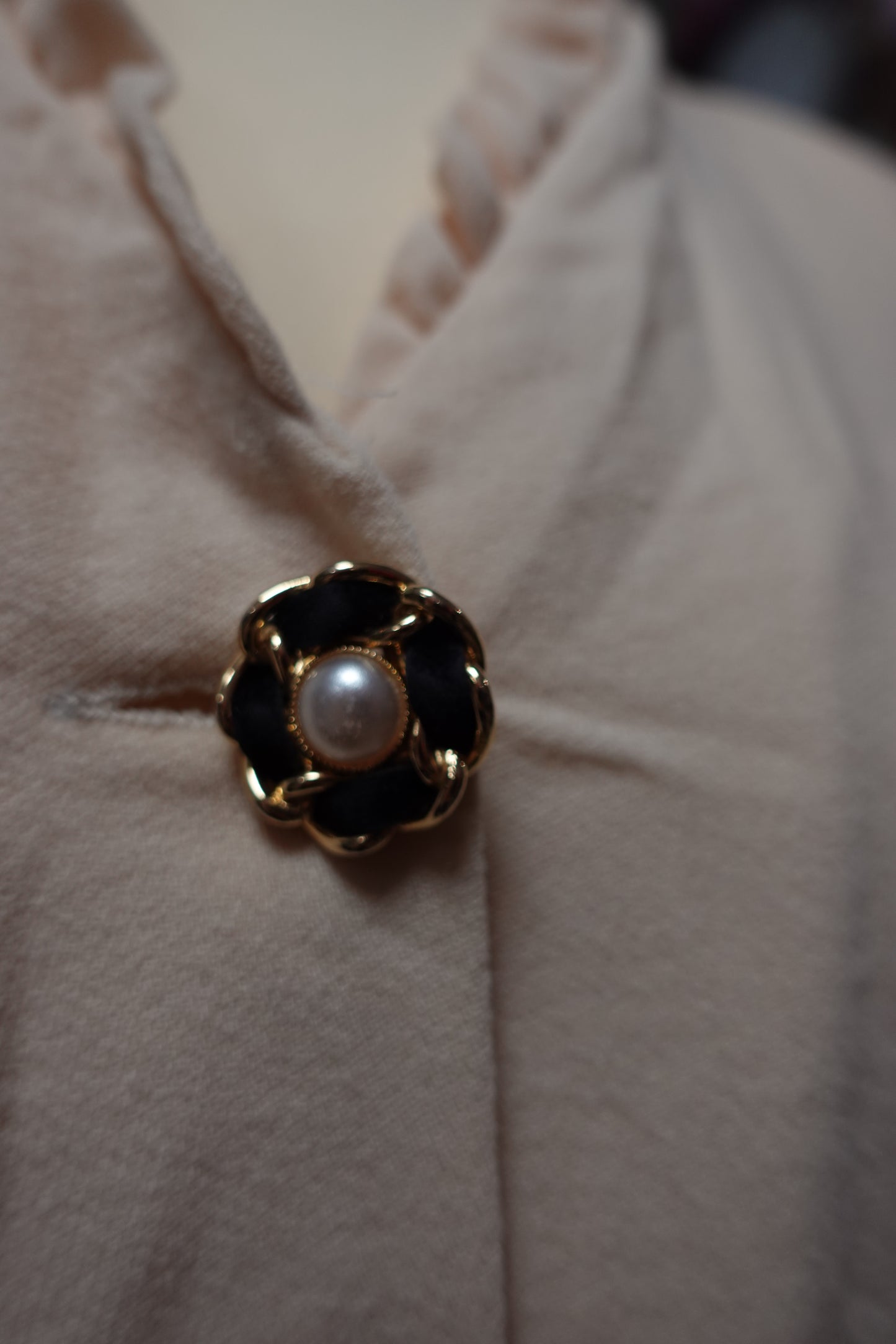 : Robe Midi en Laine Fine et Boutons Bijoux — Confection Italienne Rétro