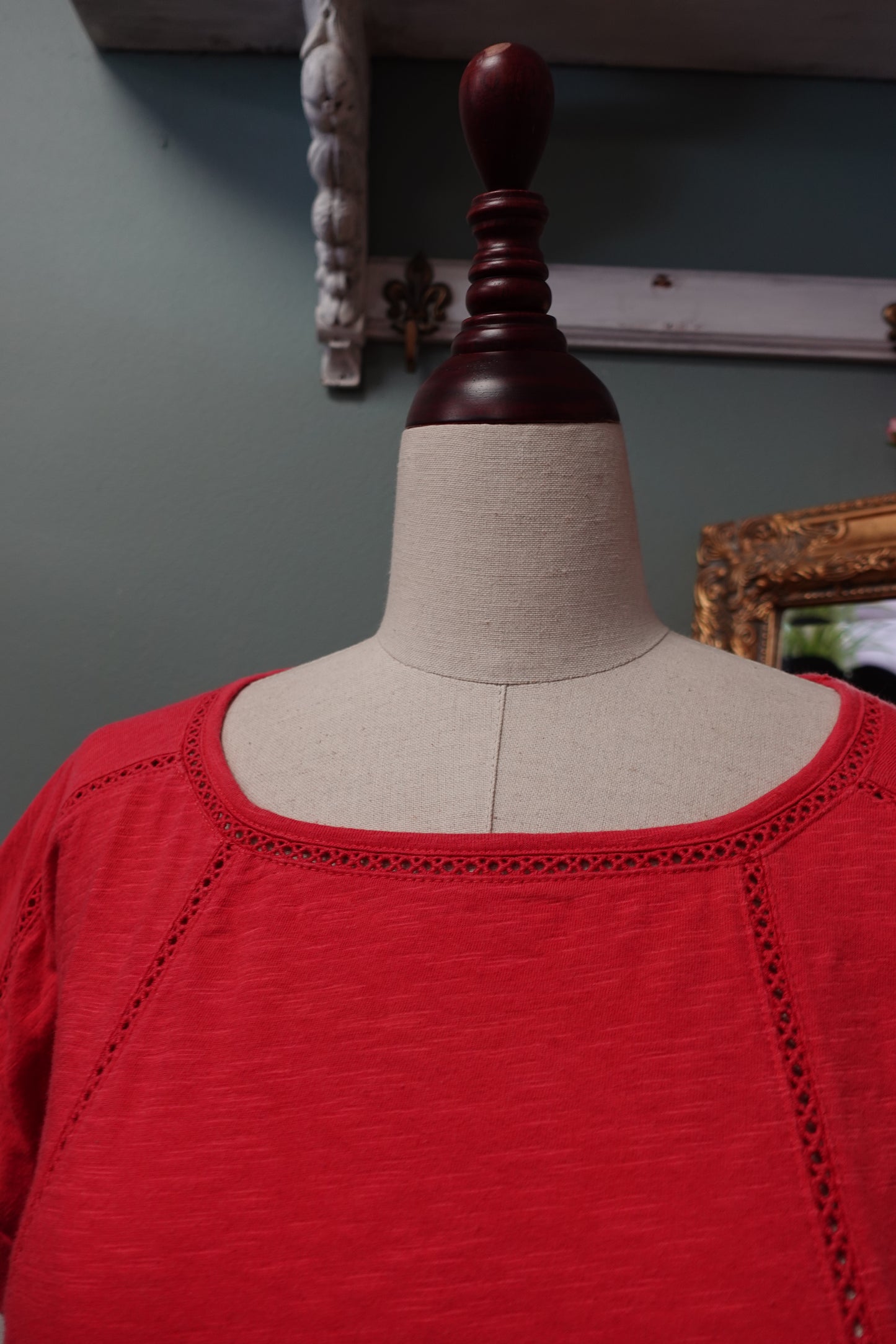 T-shirt Rouge Corail Comptoir des Cotonniers – Détails Dentelle Échelle (Taille S)