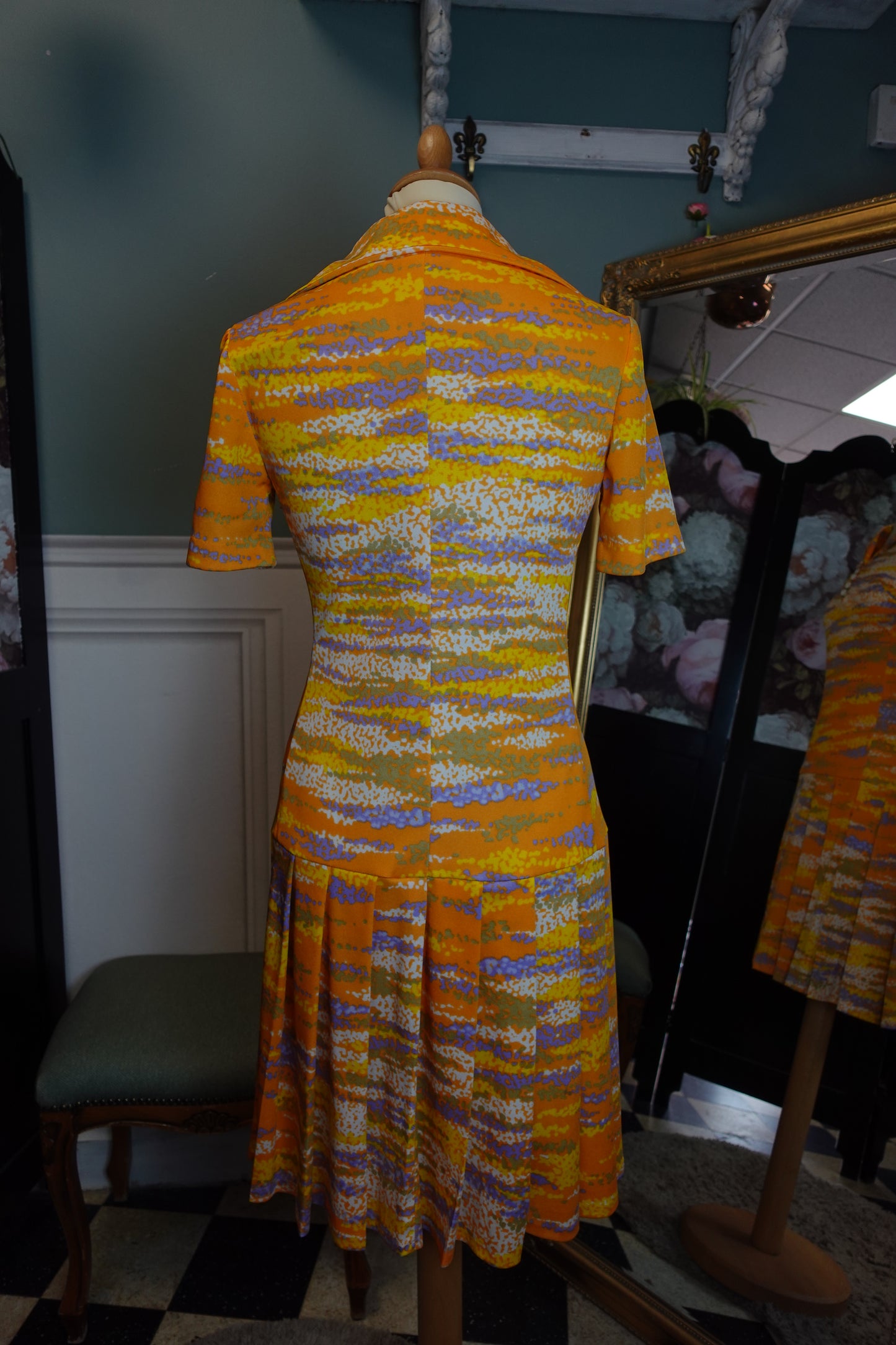 Robe Vintage Années 70 Orange à Grand Col Iconique