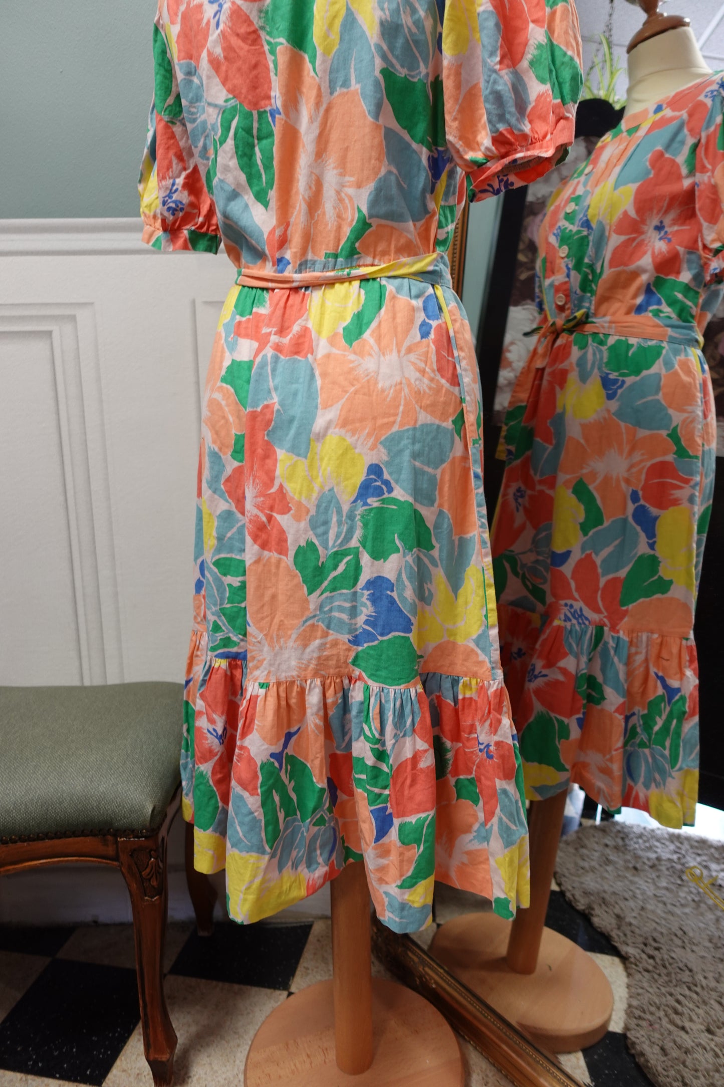 Robe vintage fleurie Made in France 100 % coton – Ceinturée