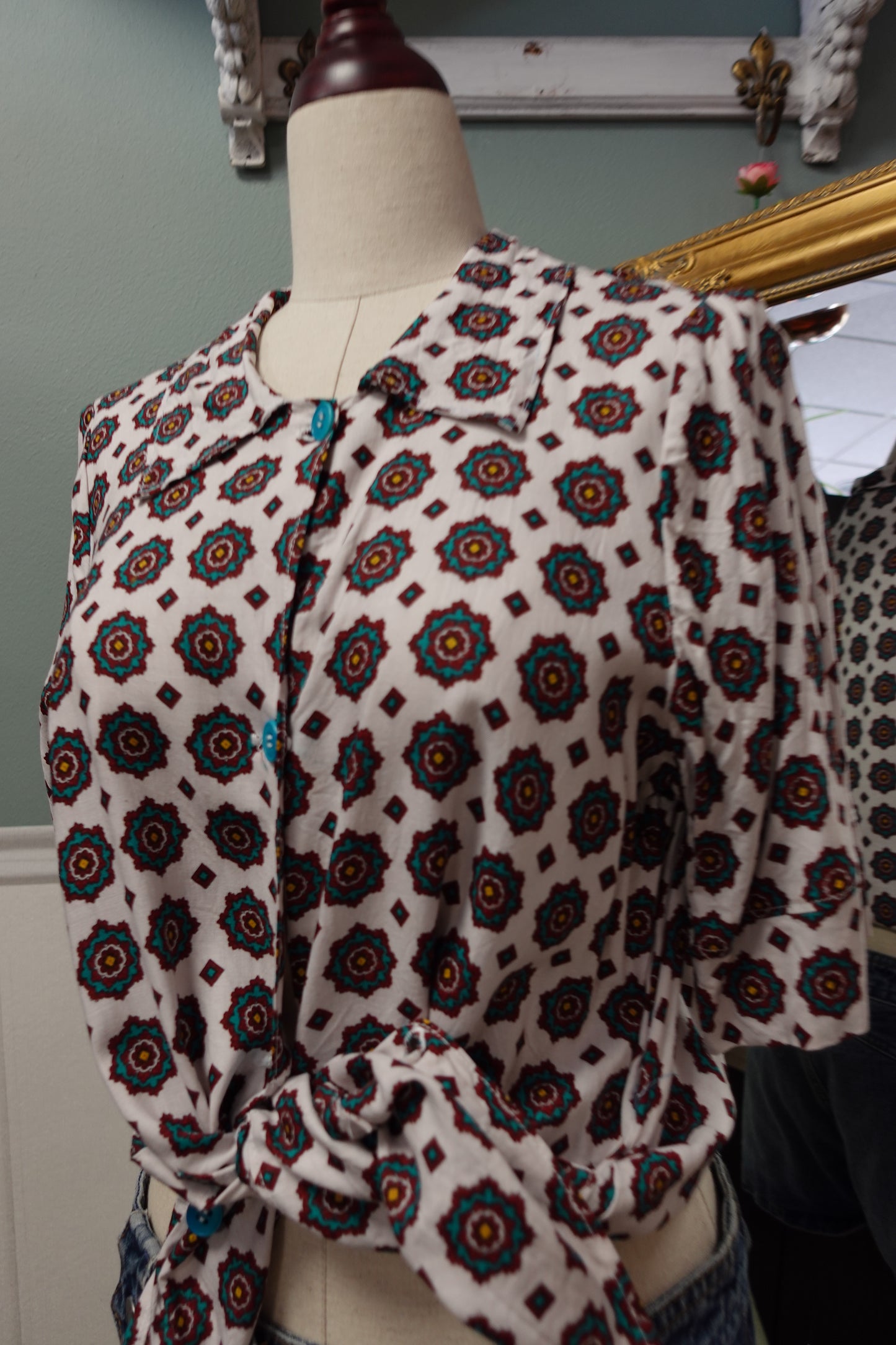 Veste-Chemise Légère Vintage Fait Main – Motifs Géométriques & Boutons Turquoise