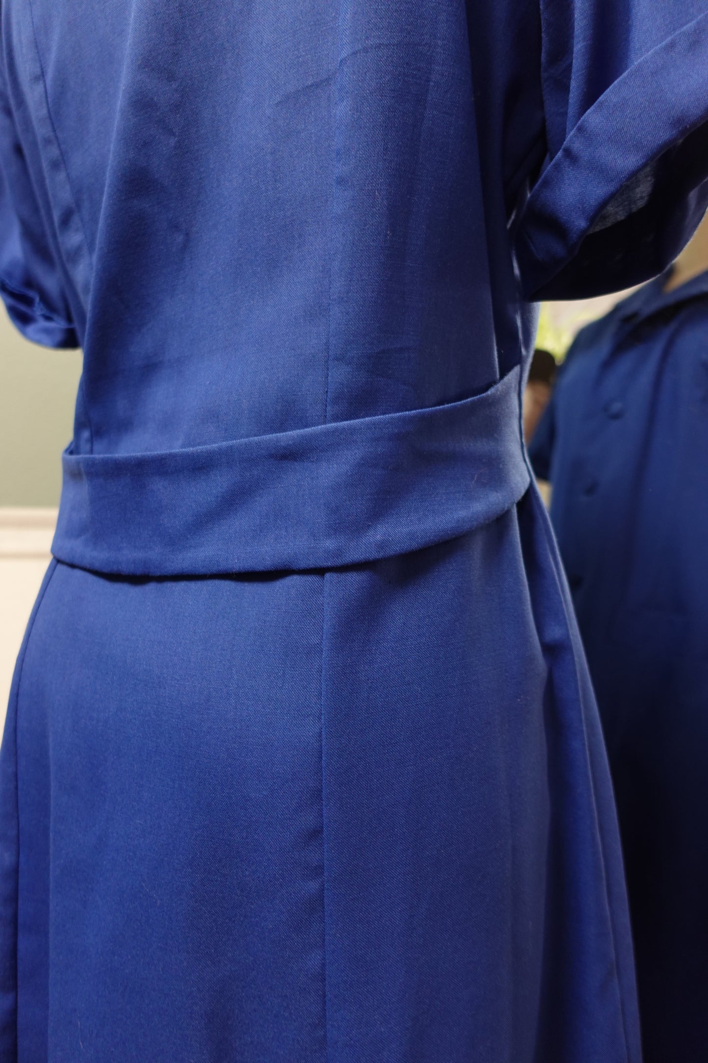 Robe Trapèze Rétro Bleu Roi & Surpiqûres Contrasto